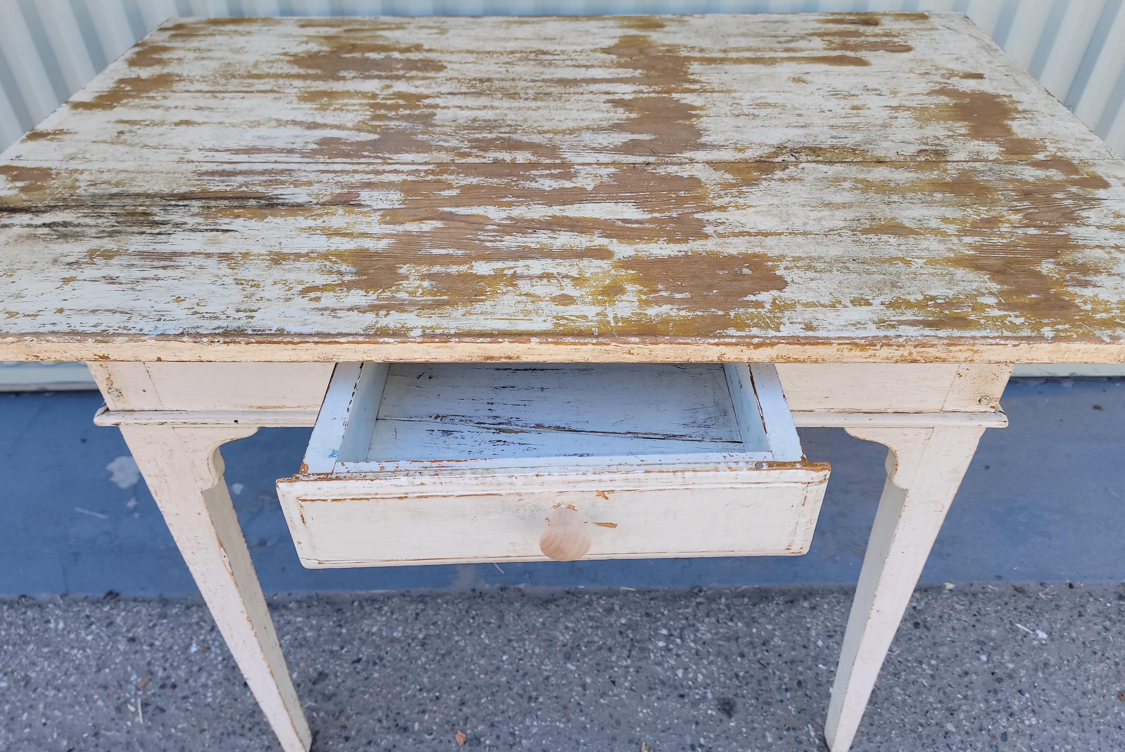 Table de ferme / bureau original peint en blanc du 19e siècle Bon état - En vente à Los Angeles, CA