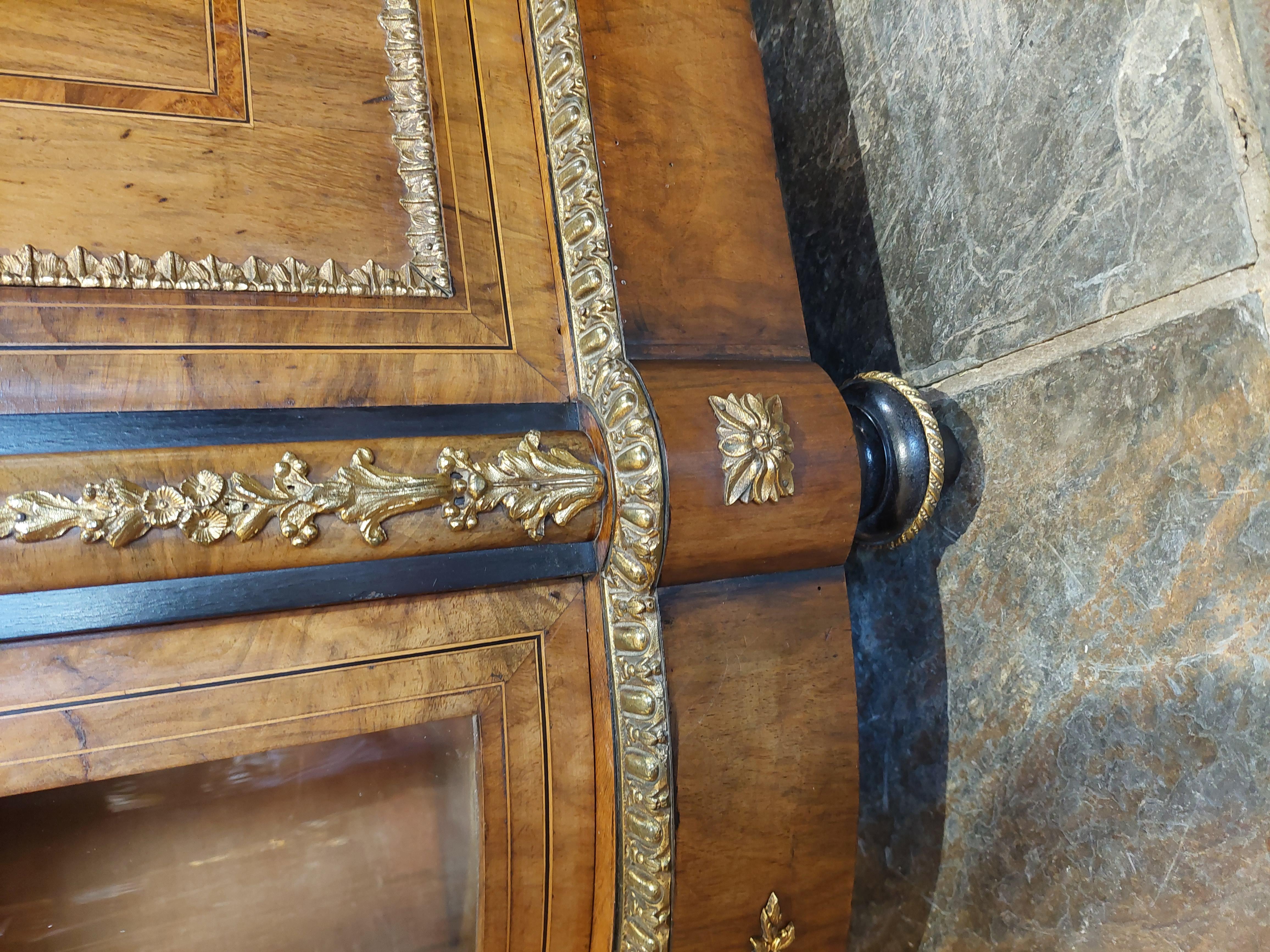 19thC Ormolu Mounted Figured Walnut Mirror Back Credenza For Sale 4