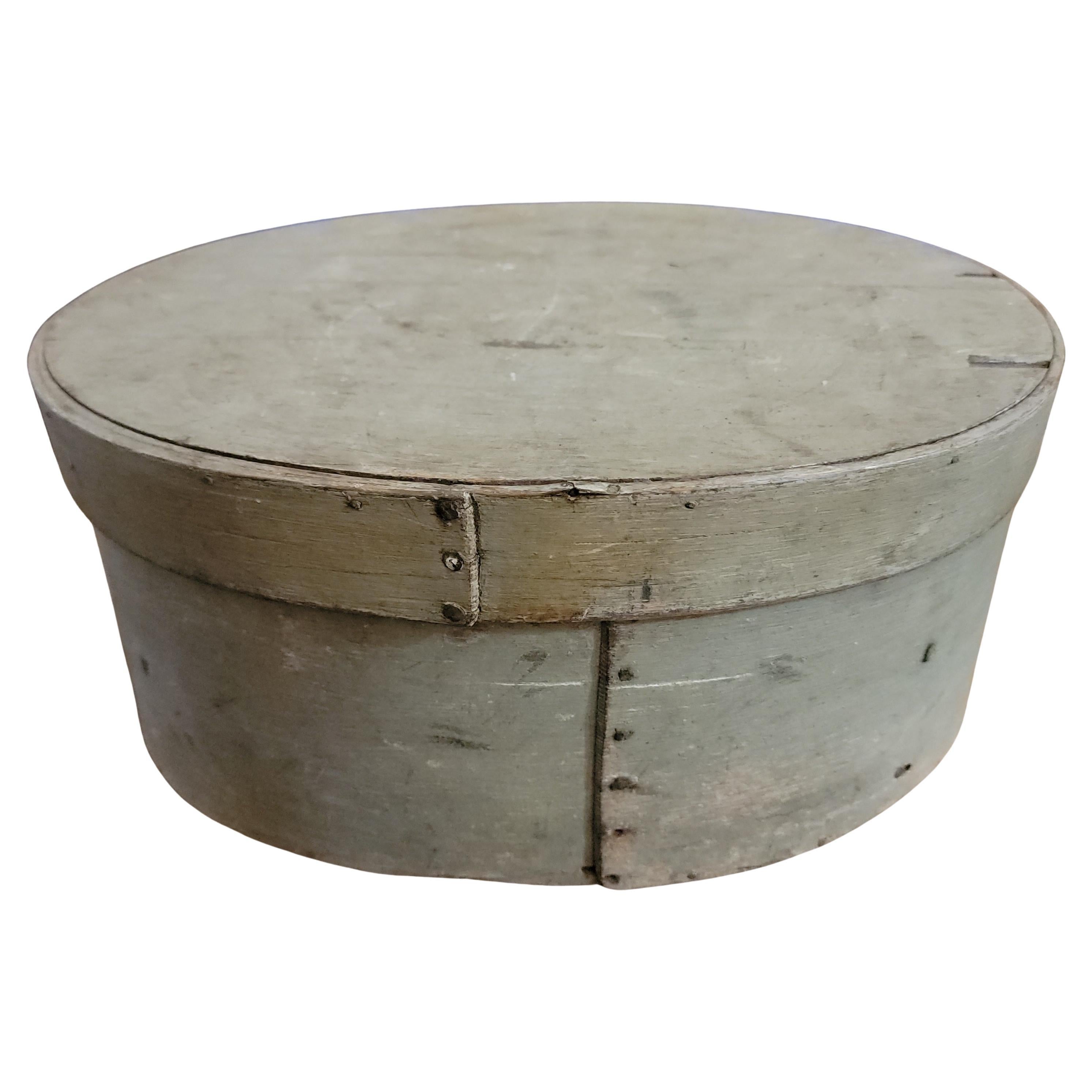 Caja de despensa ovalada del s. XIX.