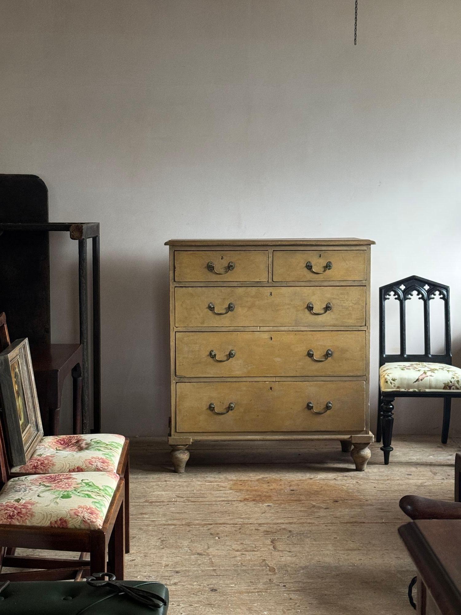 19thC Painted pine chest of drawers In Good Condition In Grange-Over-Sands, GB