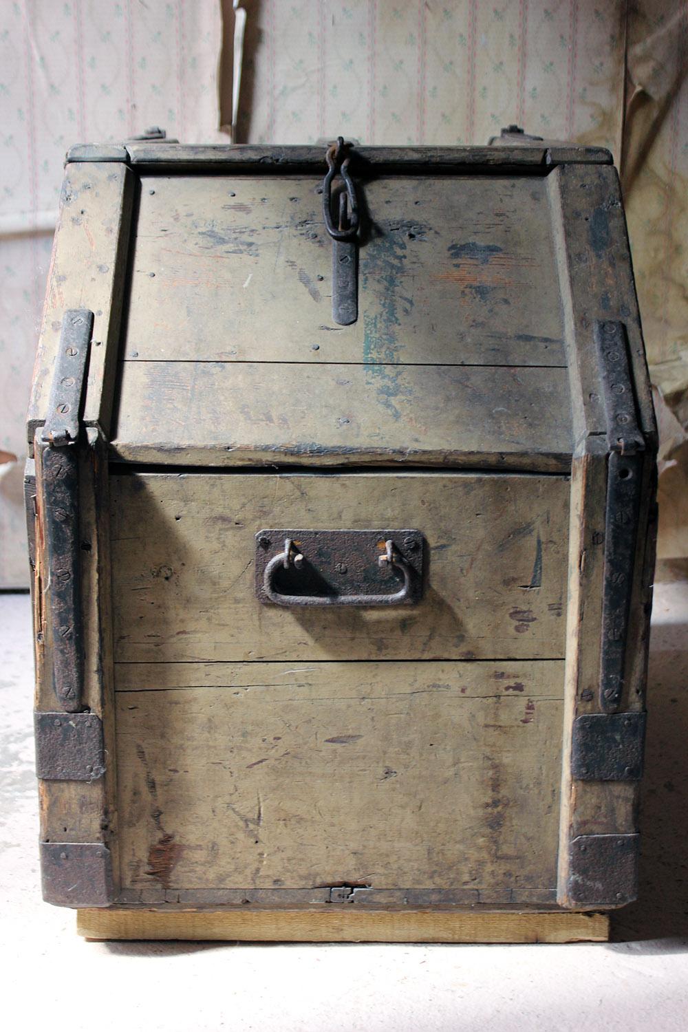 Painted Pine Estate Made Trunk, Signwritten for Lord Hindlip, Hindlip Hall 9