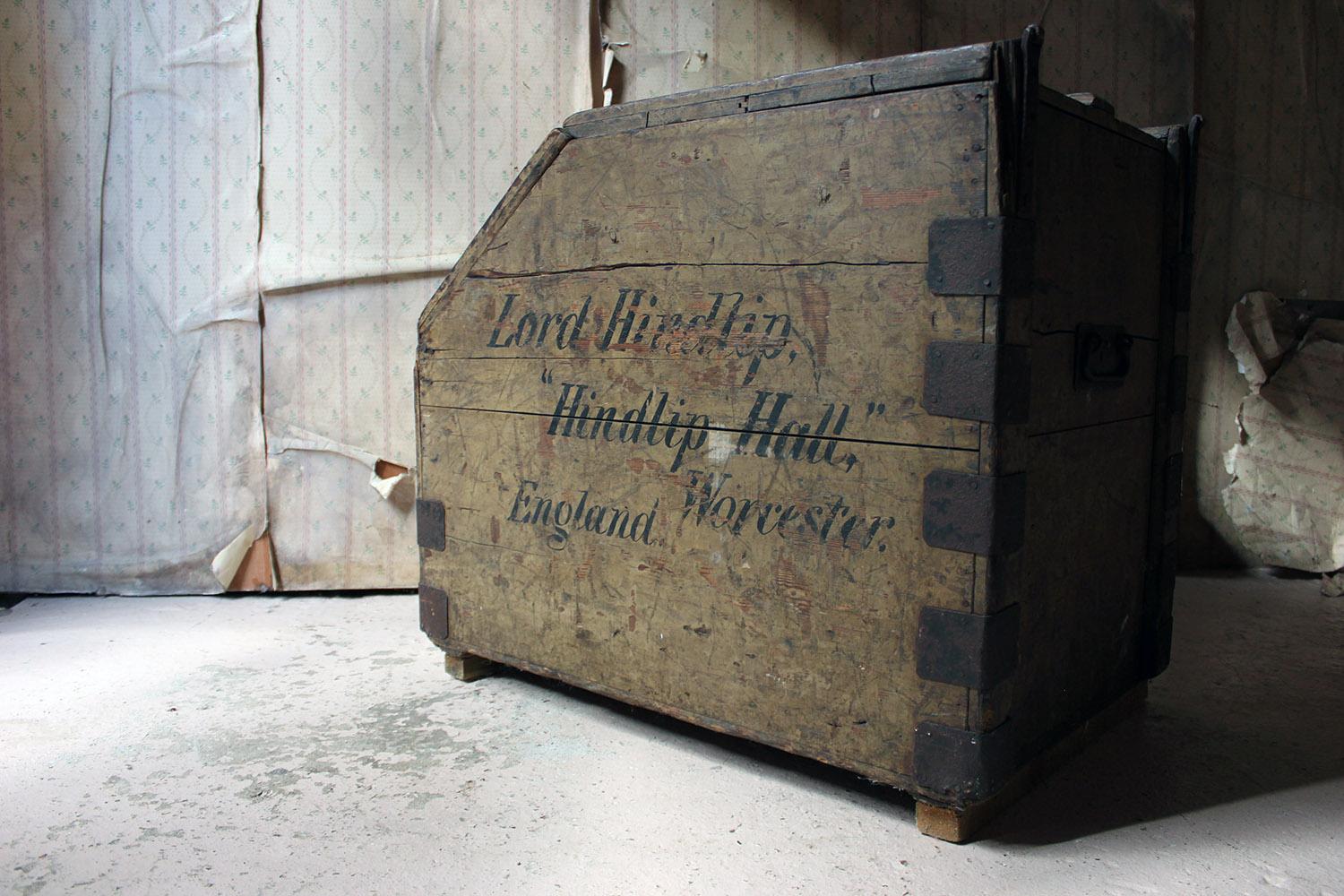 Painted Pine Estate Made Trunk, Signwritten for Lord Hindlip, Hindlip Hall In Good Condition In Bedford, Bedfordshire