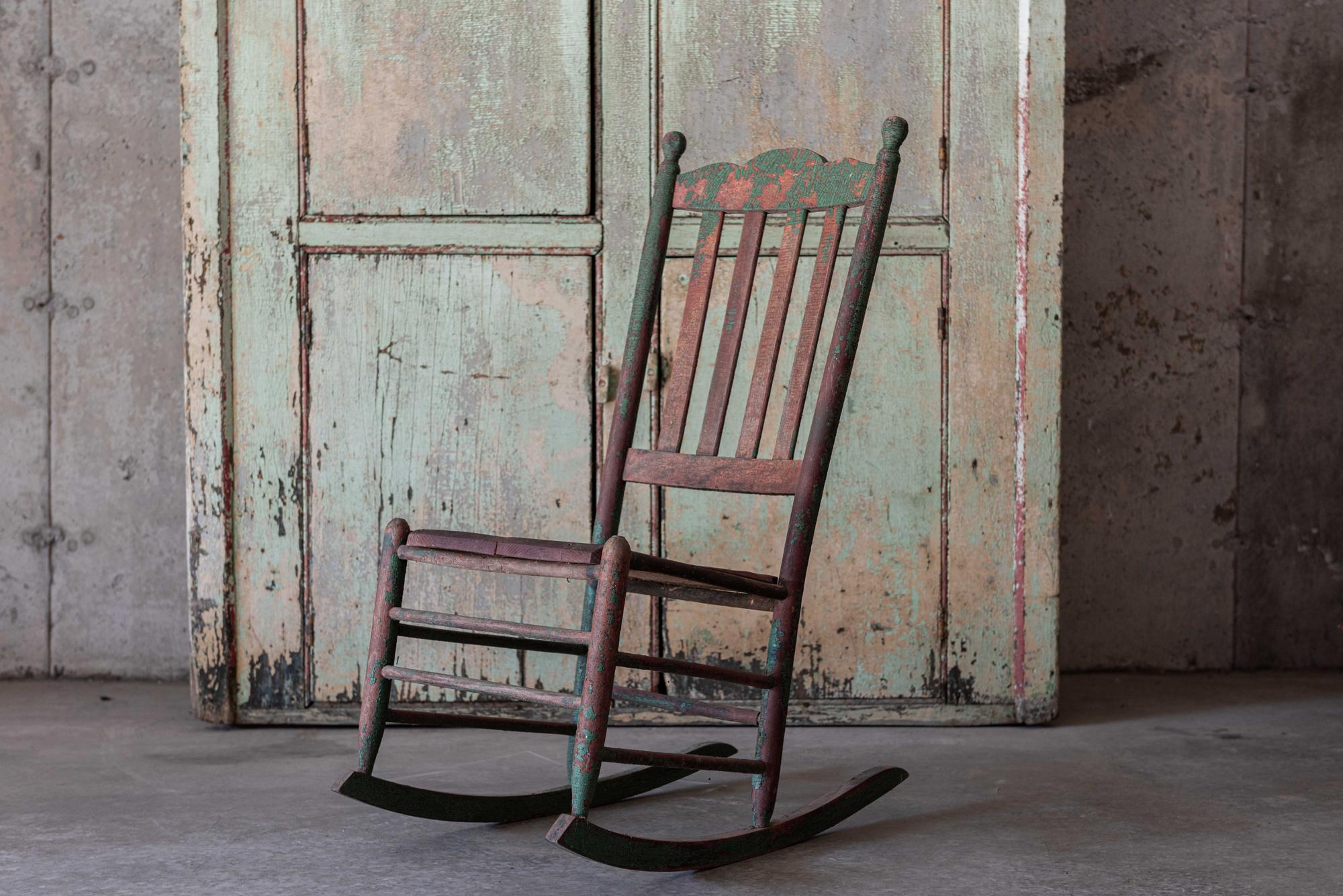 Circa 1880

19thC painted rocking chair

Sourced form North America - Lanark County

Measures: W 43 x D 73 x H 98 cm
Seat height 43cm.

    