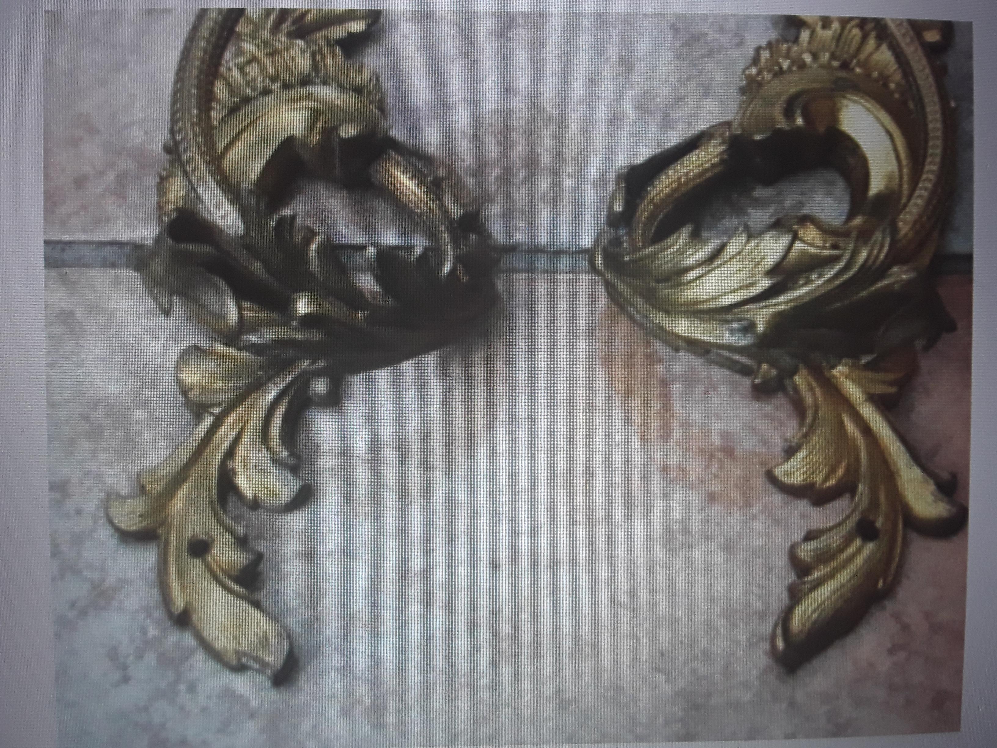 19thc Pair French Louis XV / Louis XVI Transitional Gilt Bronze Wall Sconces For Sale 6