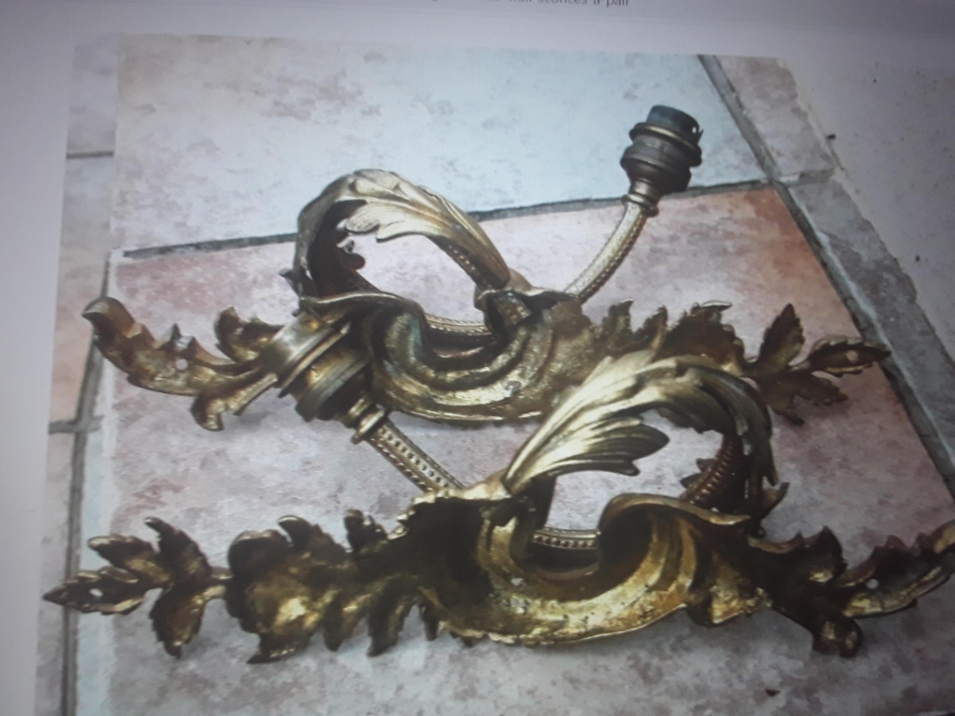19thc Pair French Louis XV / Louis XVI Transitional Gilt Bronze Wall Sconces For Sale 2