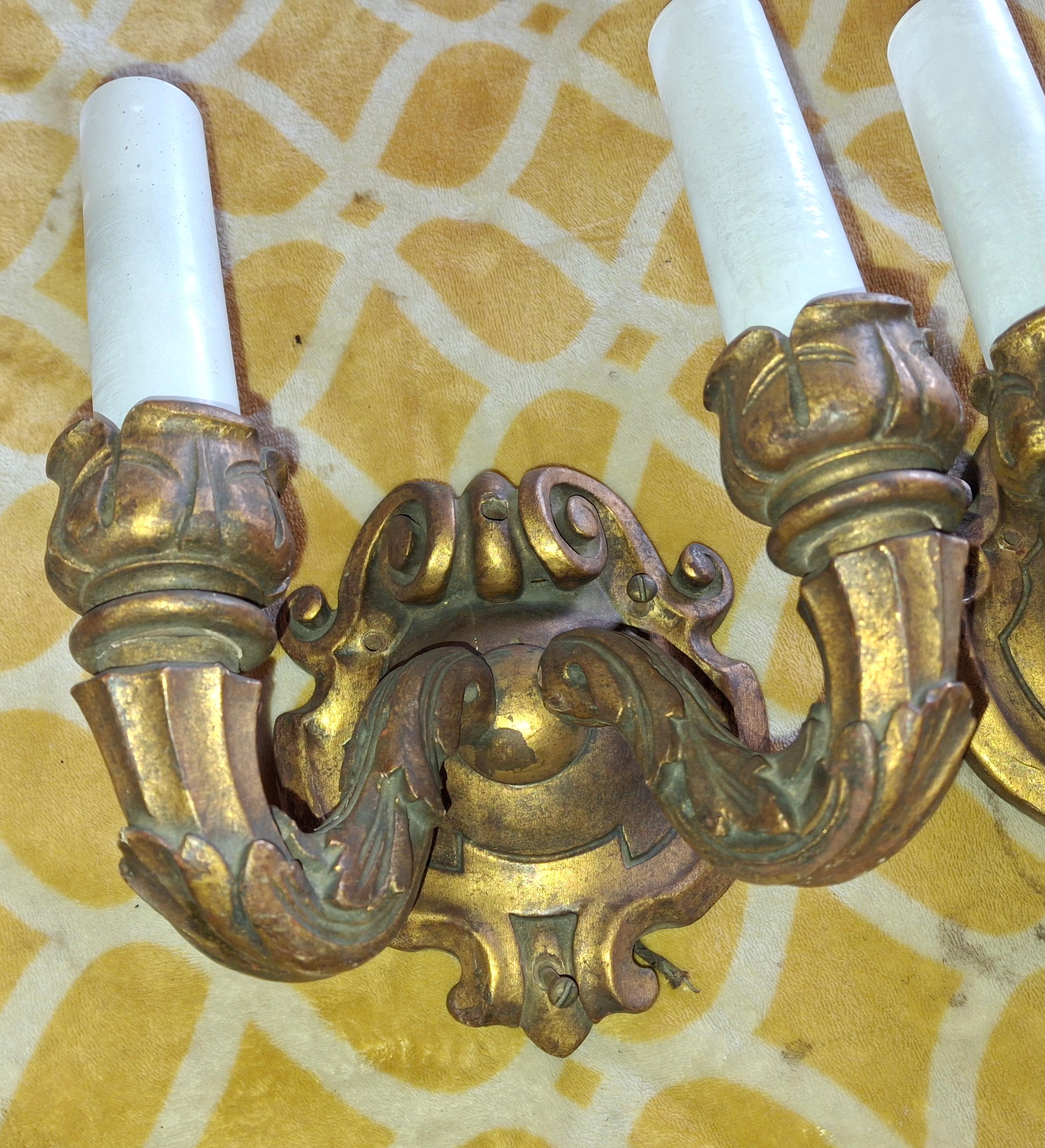 Paire d'appliques murales rococo de style manoir Louis XV du 19ème siècle Bon état - En vente à Opa Locka, FL