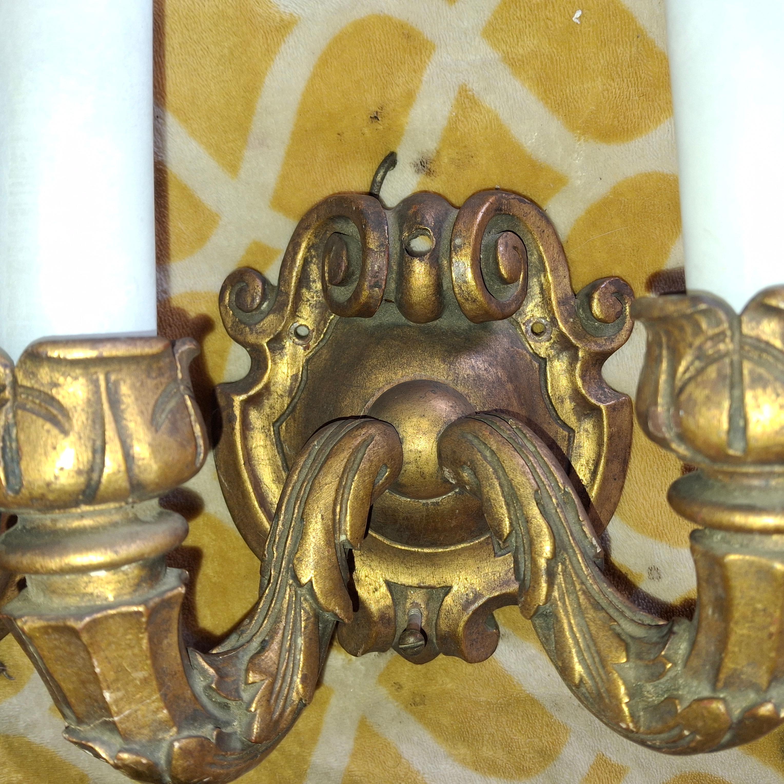 Fin du XIXe siècle Paire d'appliques murales rococo de style manoir Louis XV du 19ème siècle en vente