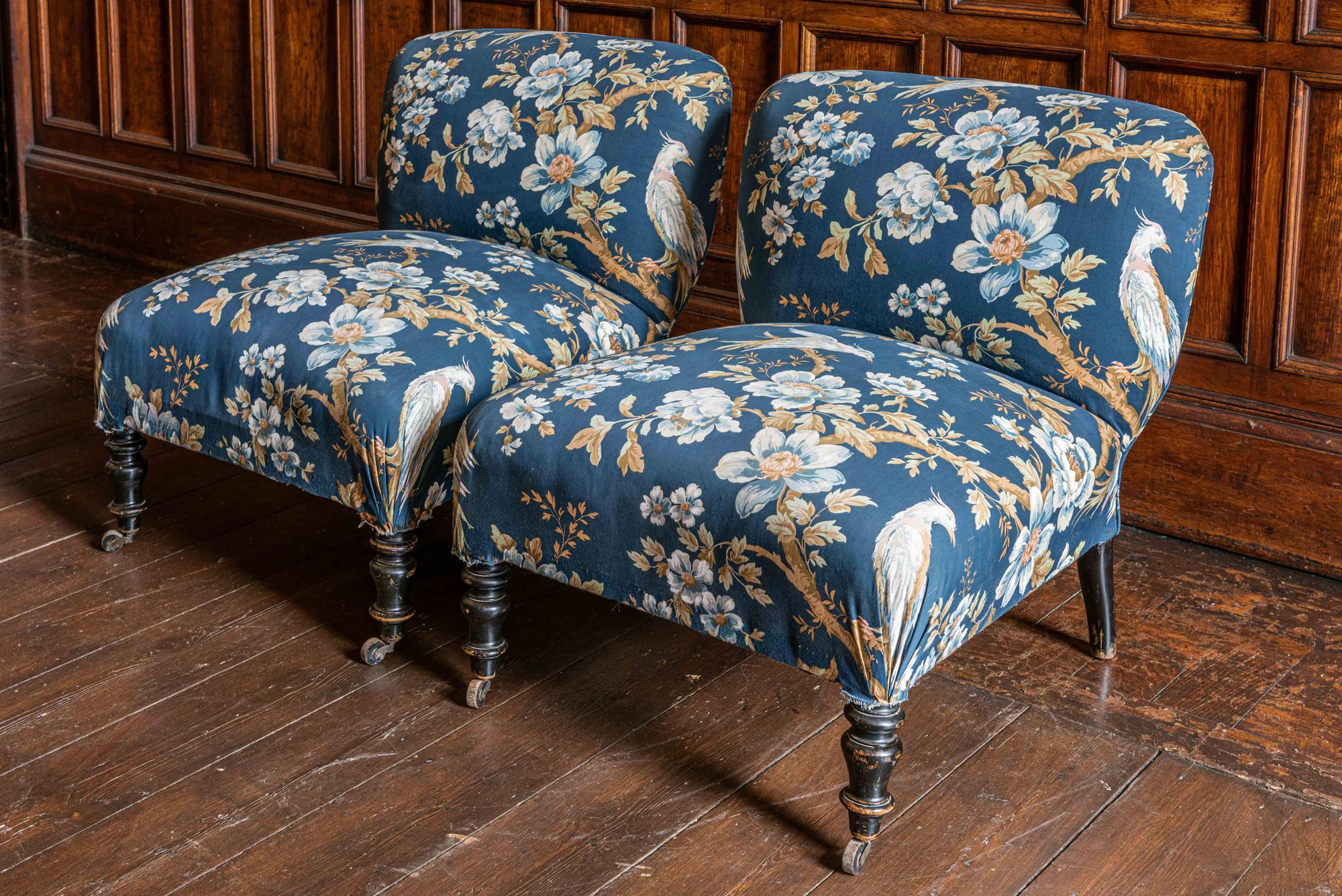 19th Century Pair of Ebonized Napoleon III Slipper Chairs 3