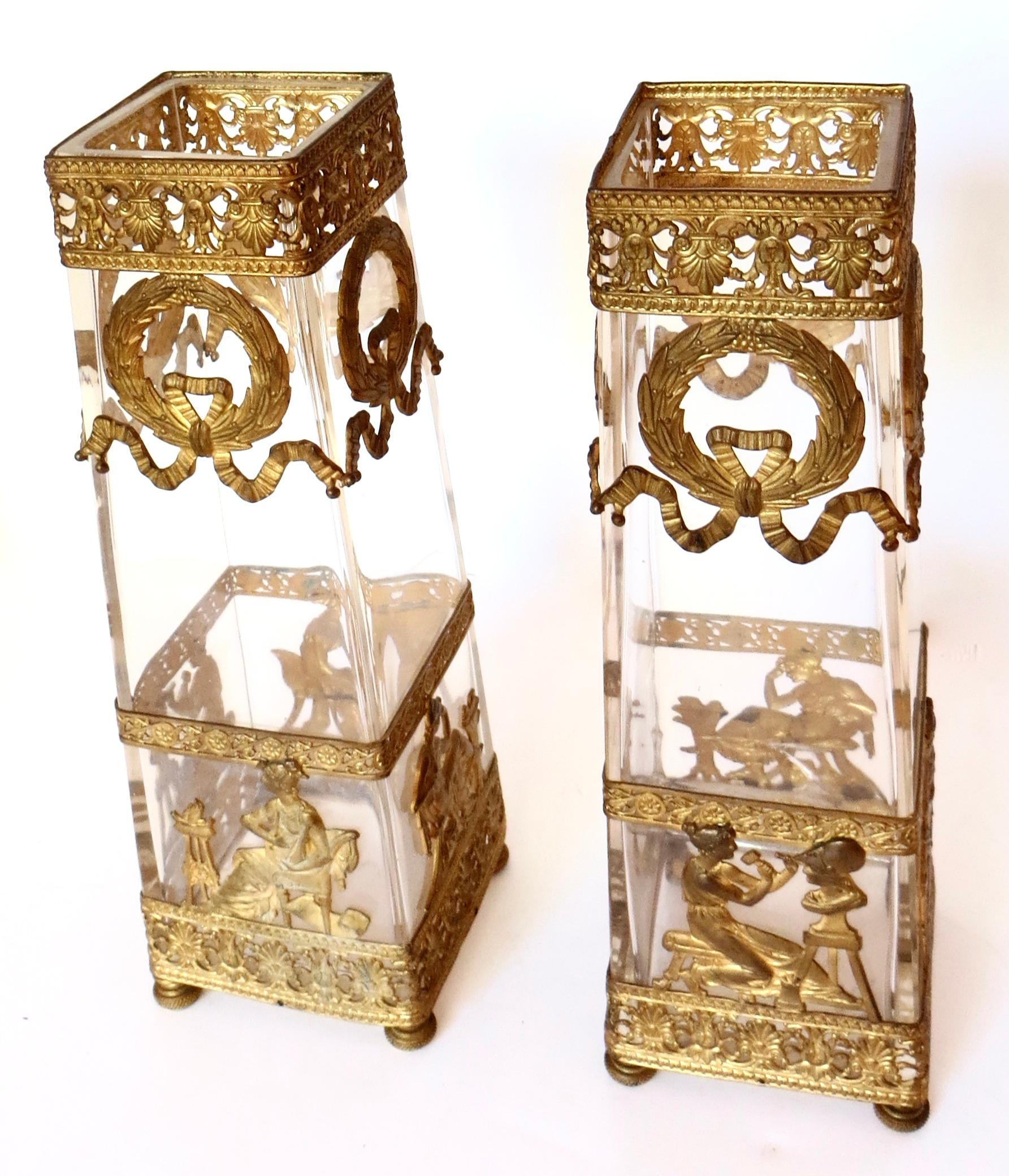XIX sec. Coppia di vasi dorati altamente decorati francesi CIRCA 1875. in vendita 7