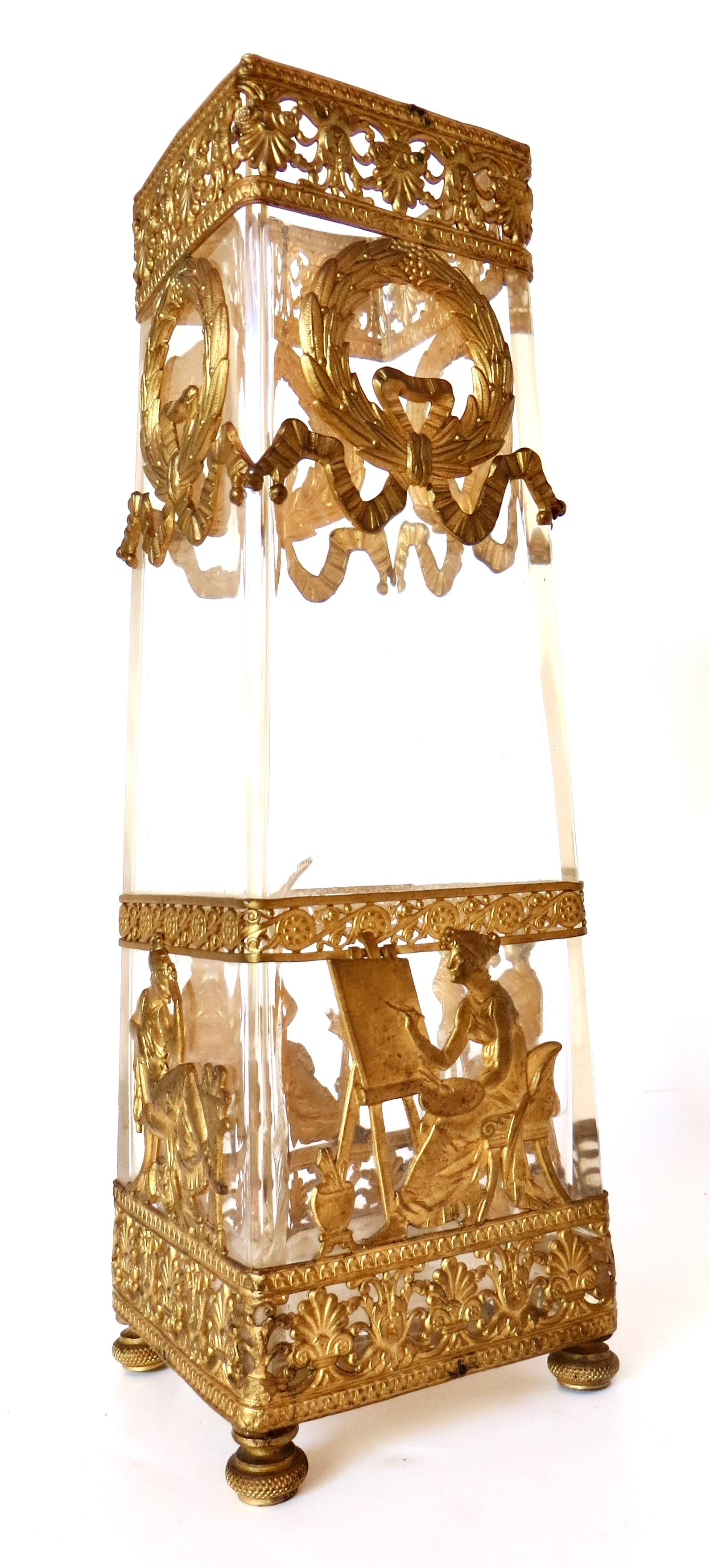 Belle Époque XIX sec. Coppia di vasi dorati altamente decorati francesi CIRCA 1875. in vendita