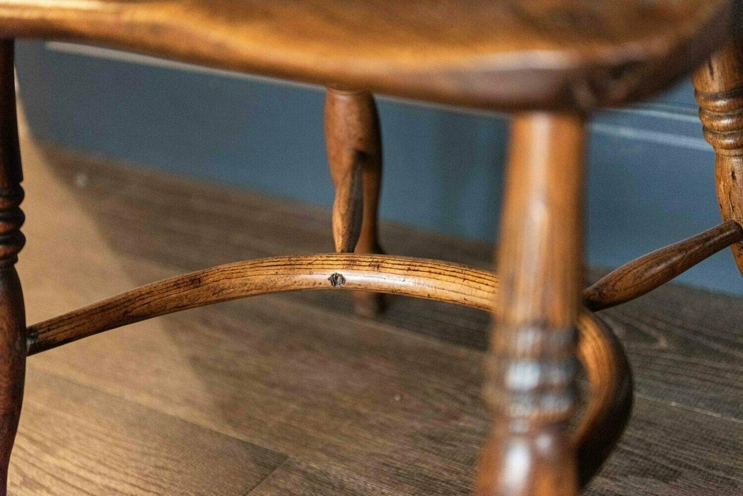 19thC Pair of Windsor Chairs im Angebot 5