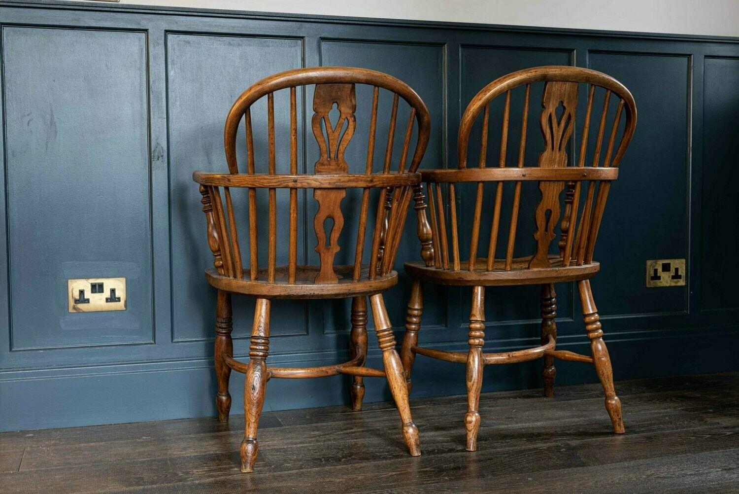 19thC Pair of Windsor Chairs im Angebot 1