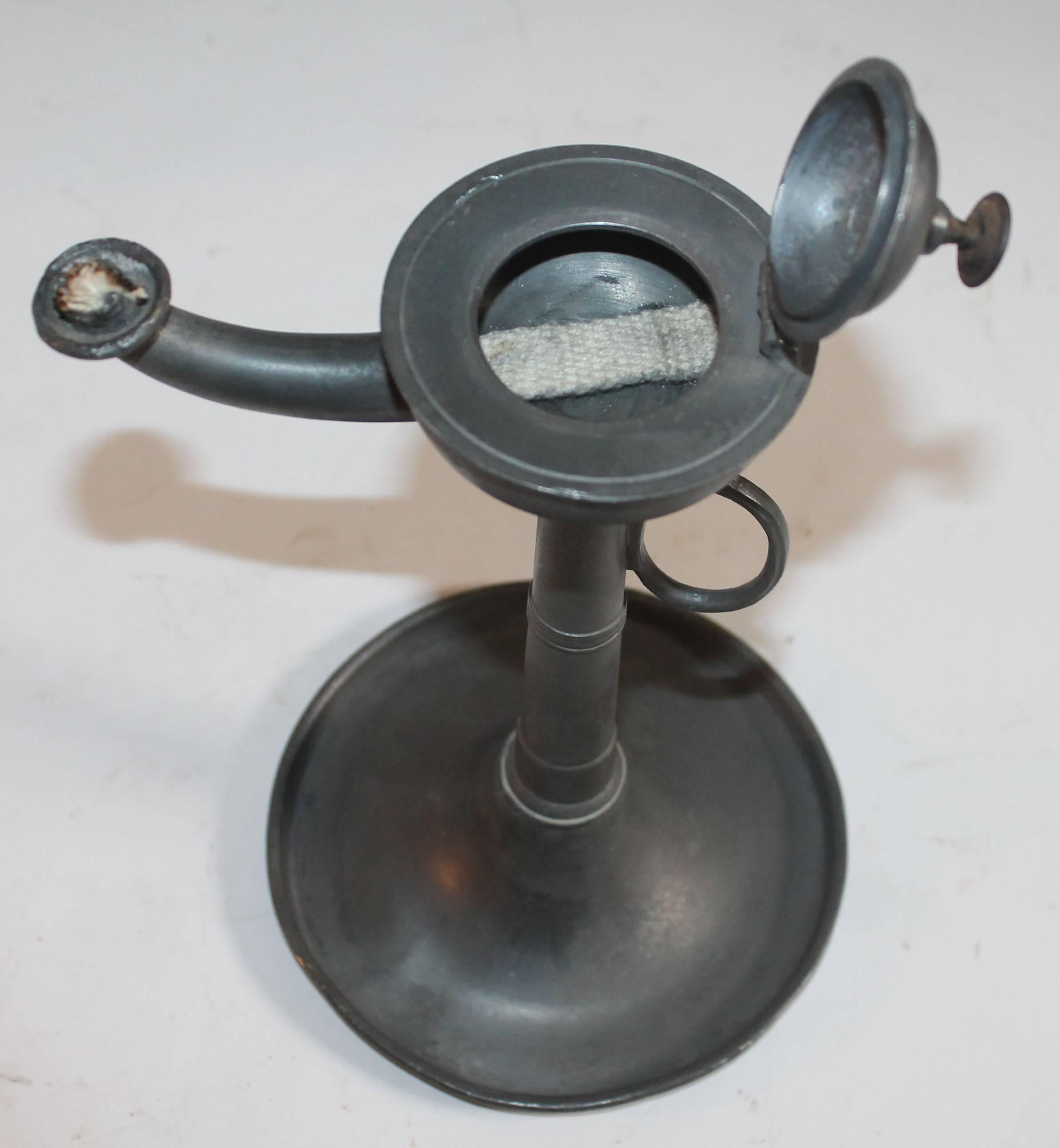 Fait main Lampe Betty en étain du XIXe siècle en forme de trompette en vente