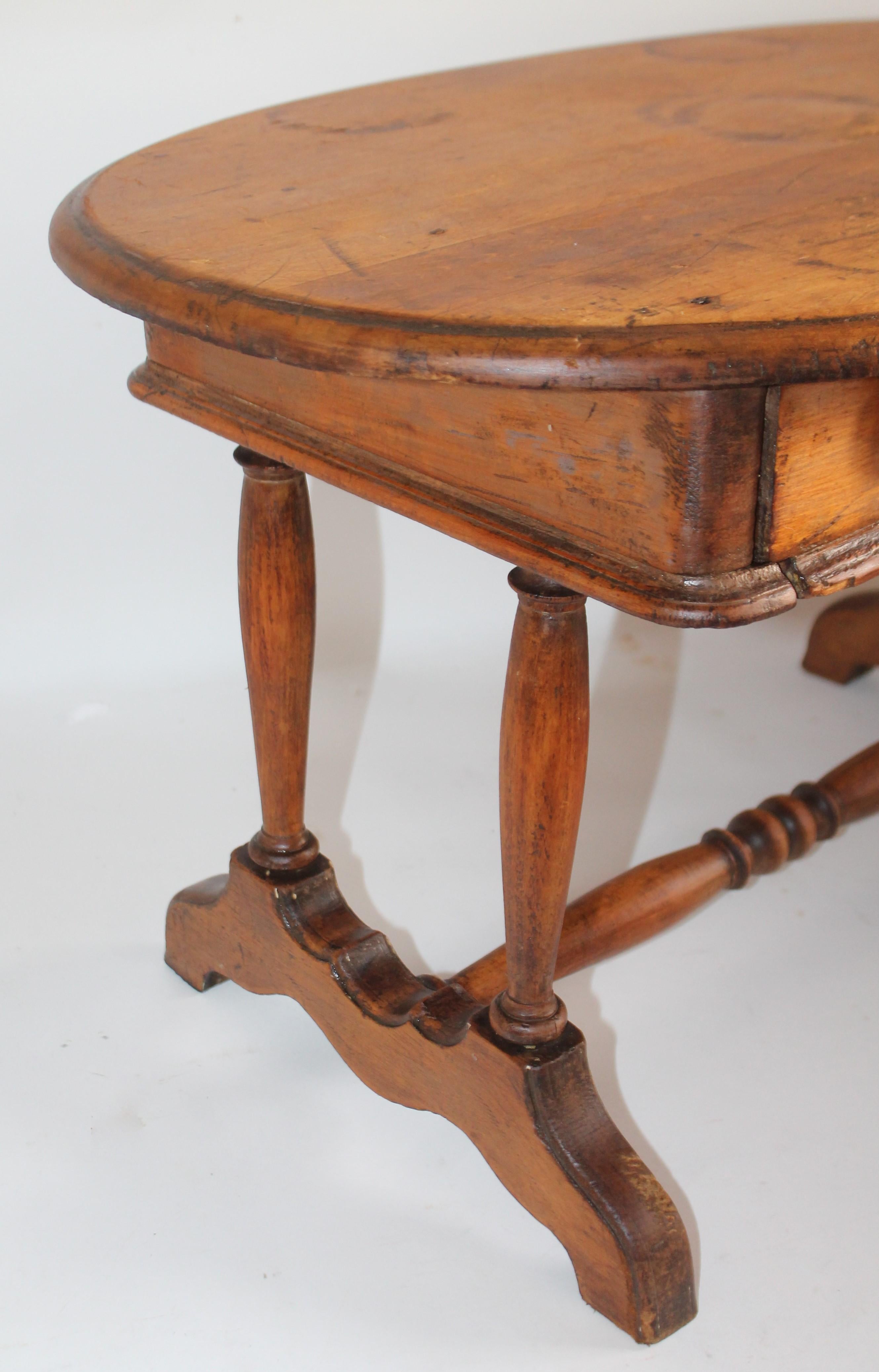 Wood 19th Century Pine Oval Coffee / Side Small Table