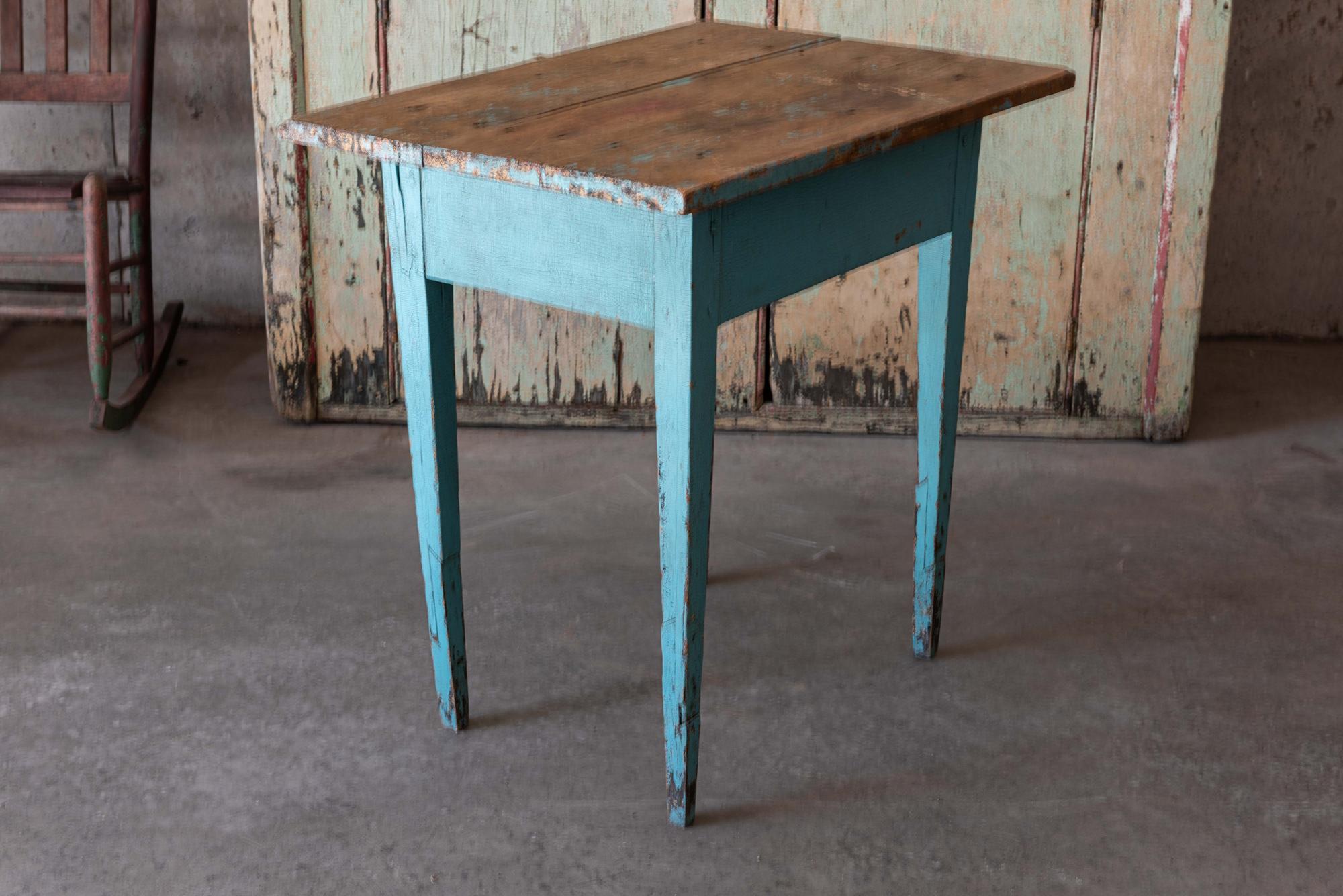 Circa 1860

19thC rustic painted side table with tapered legs

Sourced form North America - Lanark County

(Signs of past repairs)

Measures: W75 x H73 x 53D cm.

      