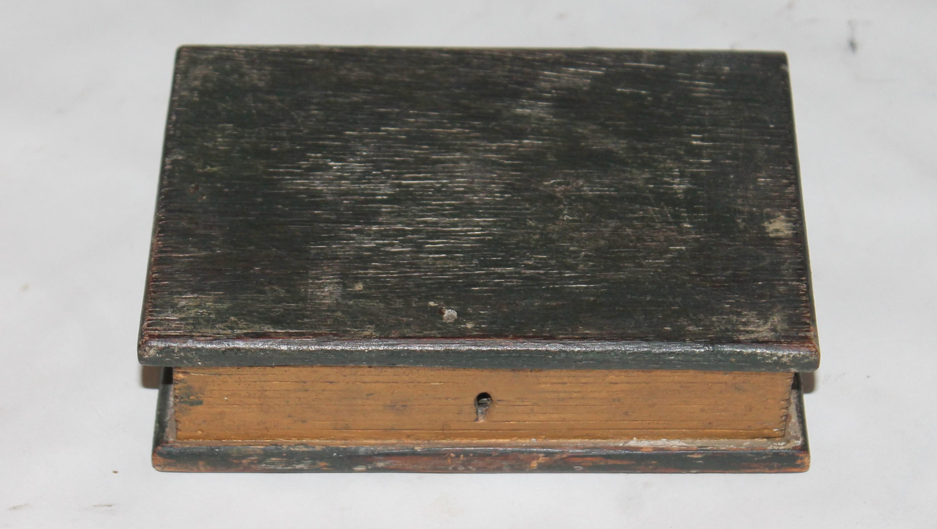 19th Century Rare Miniature Wooden Bible Box in Original Paint In Good Condition For Sale In Los Angeles, CA
