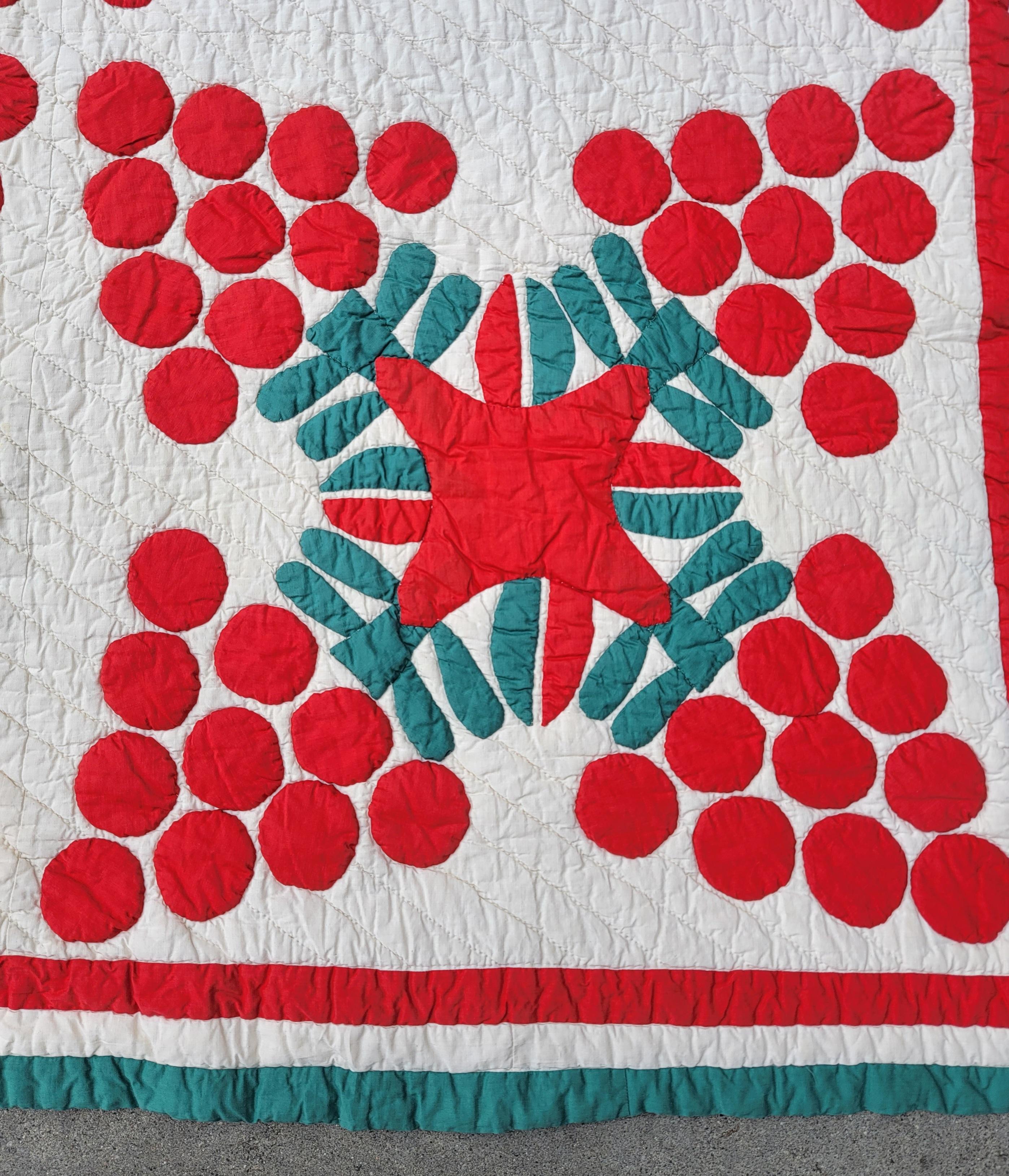 19th C Red & Green Applique Berries Quilt In Good Condition For Sale In Los Angeles, CA