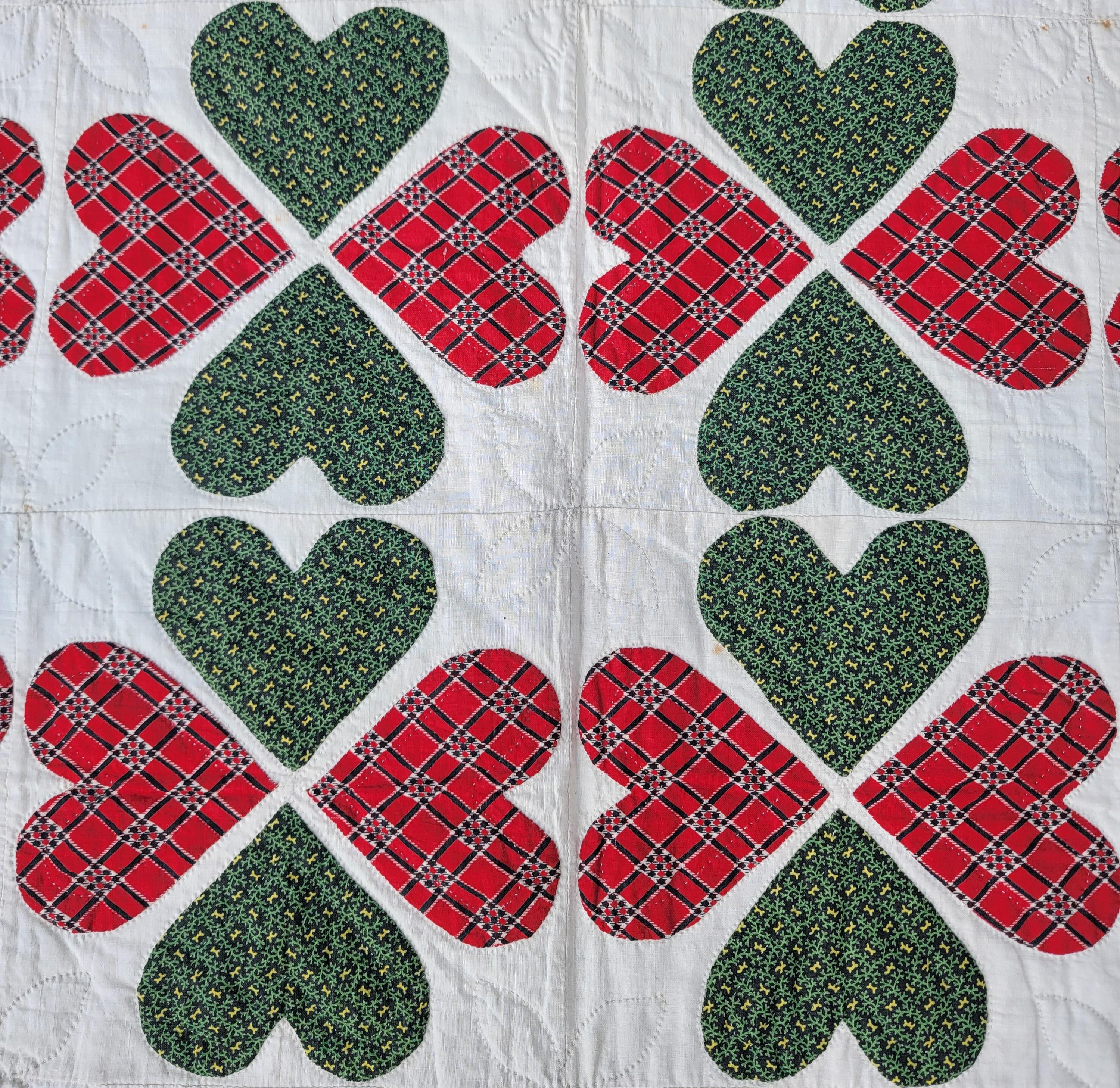 Hand-Crafted 19thc Red & Green Double Hearts Applique W/ Swag Border For Sale