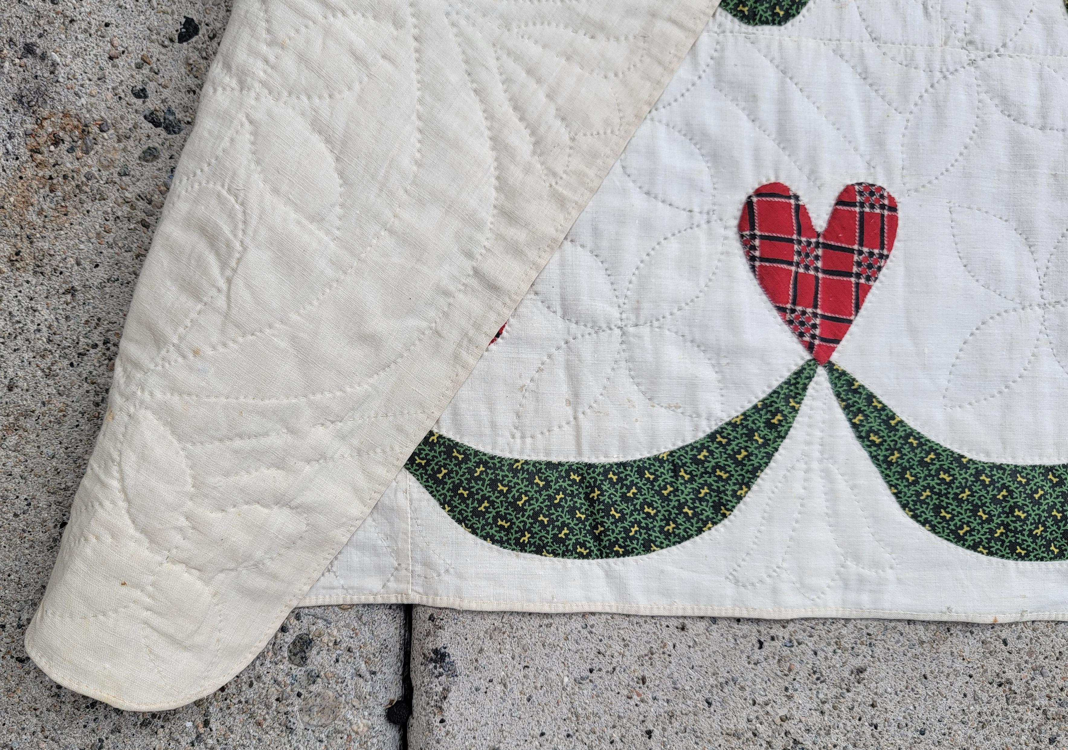 19th Century 19thc Red & Green Double Hearts Applique W/ Swag Border For Sale