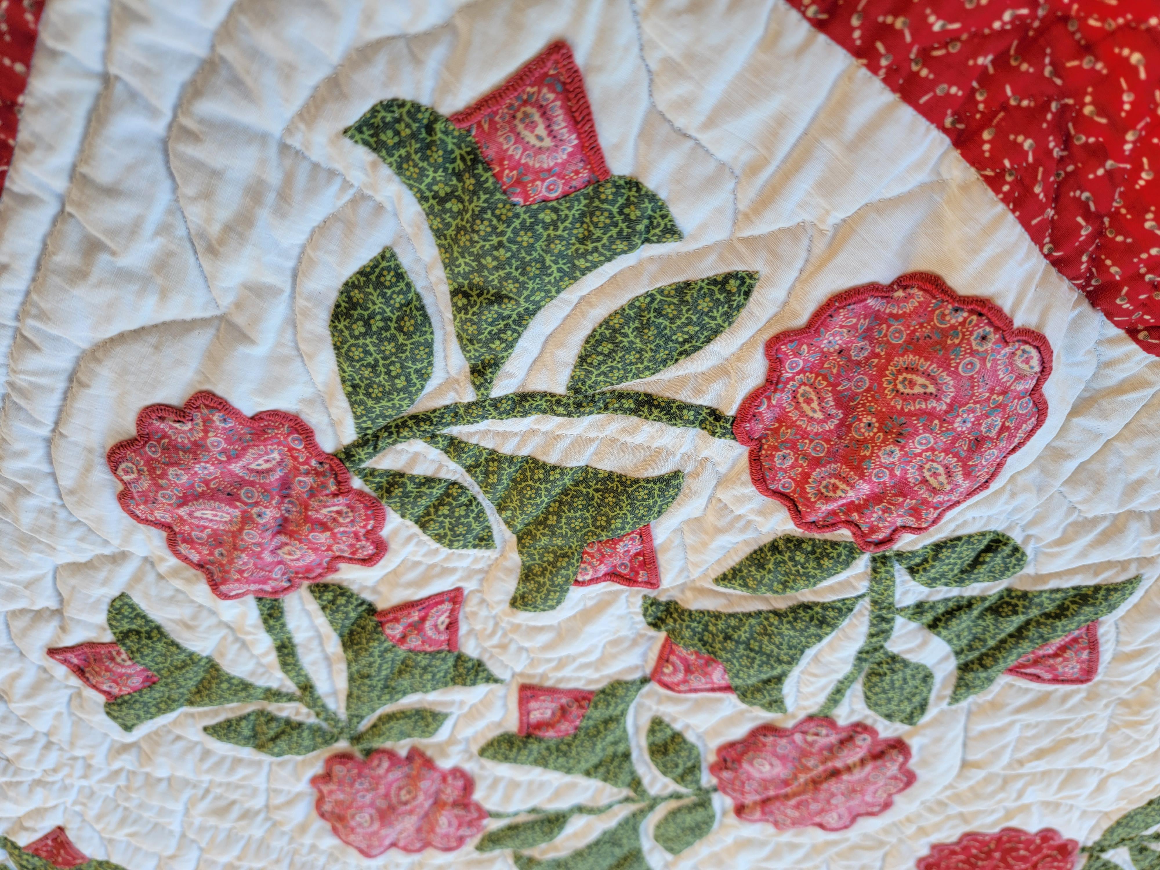 American 19thC Red & Green Wreath Applique Quilt For Sale