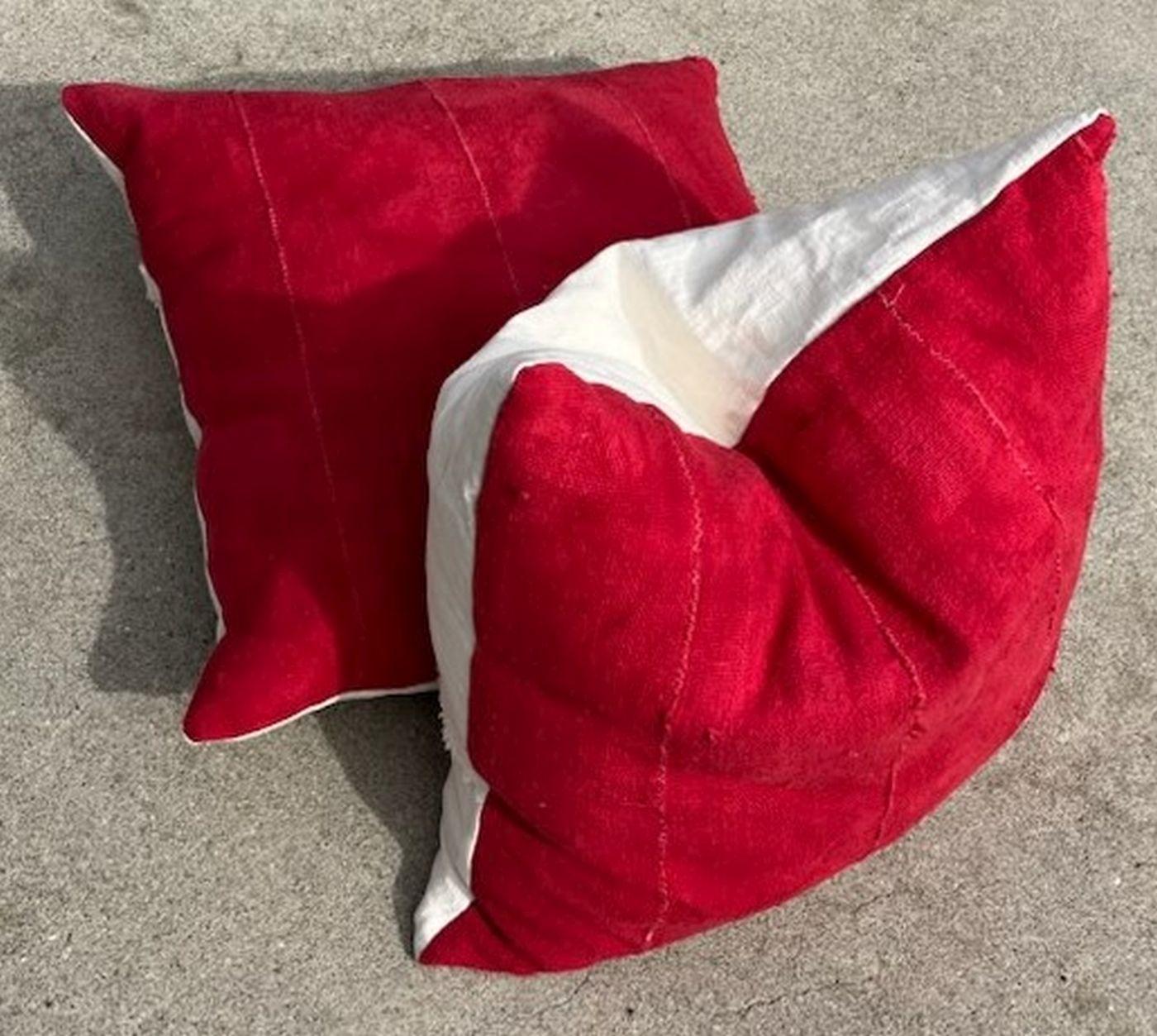 American 19Thc Red Vintage Linen Pillows -Pair For Sale