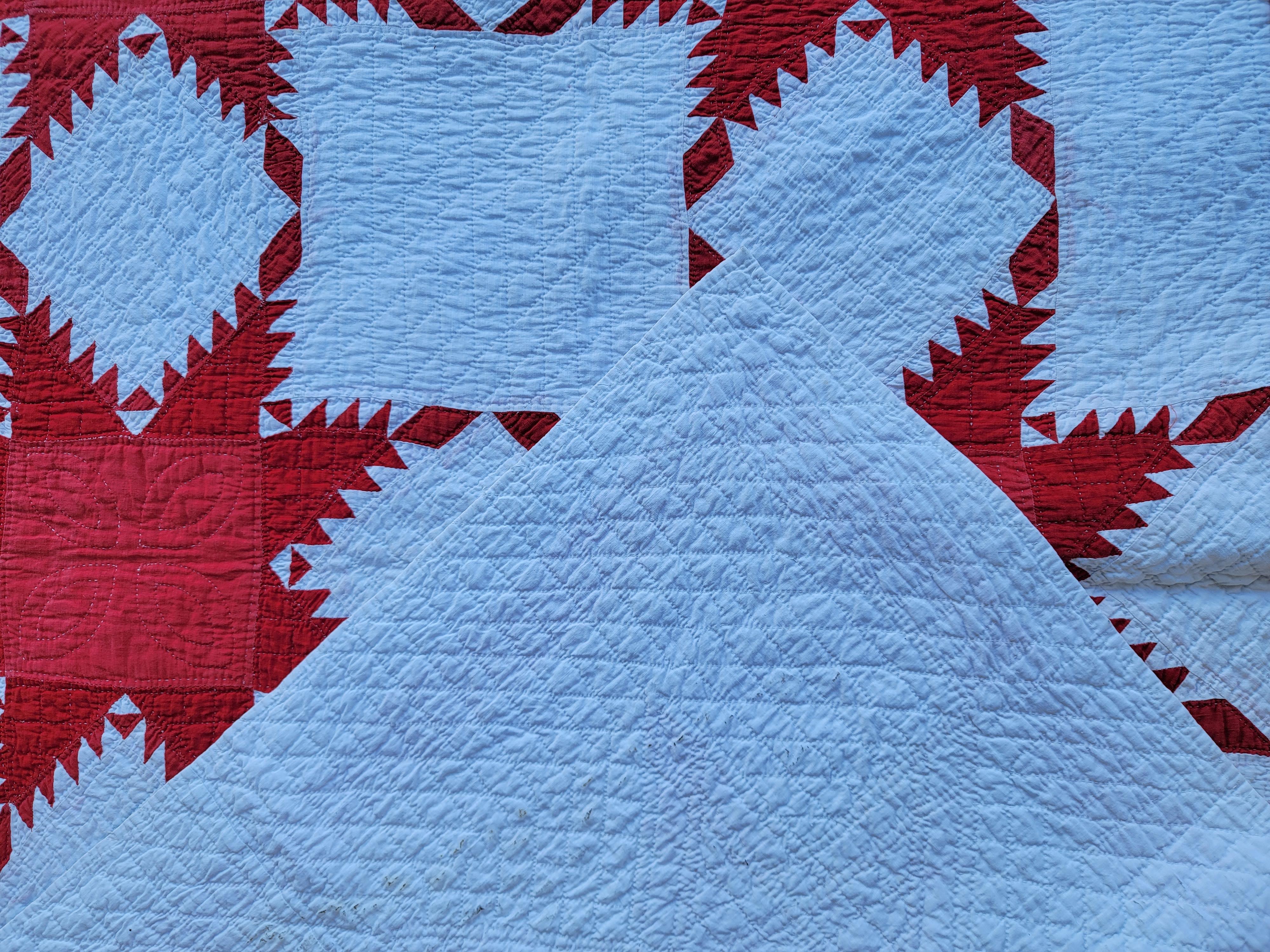 19thc Red & White Feathered Star Quilt In Fair Condition In Los Angeles, CA