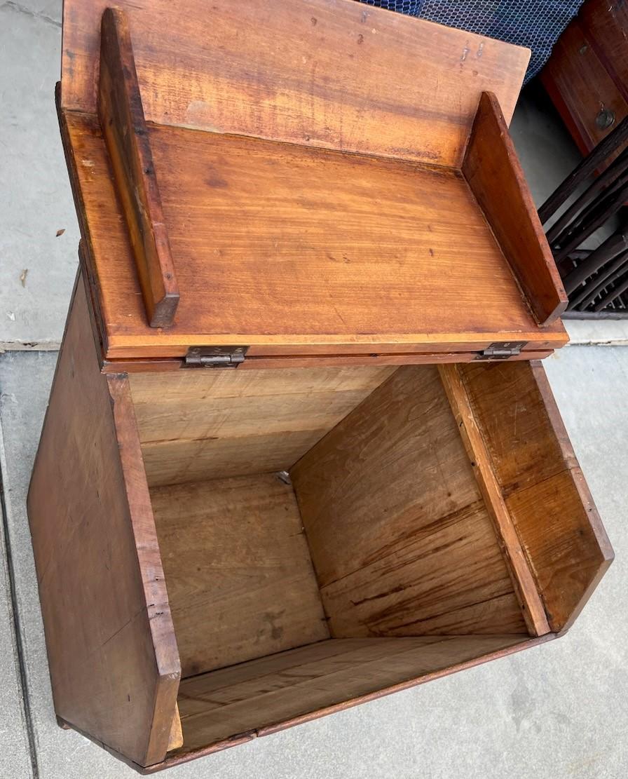 19Thc Roasted Coffee Pin Bin In Good Condition In Los Angeles, CA