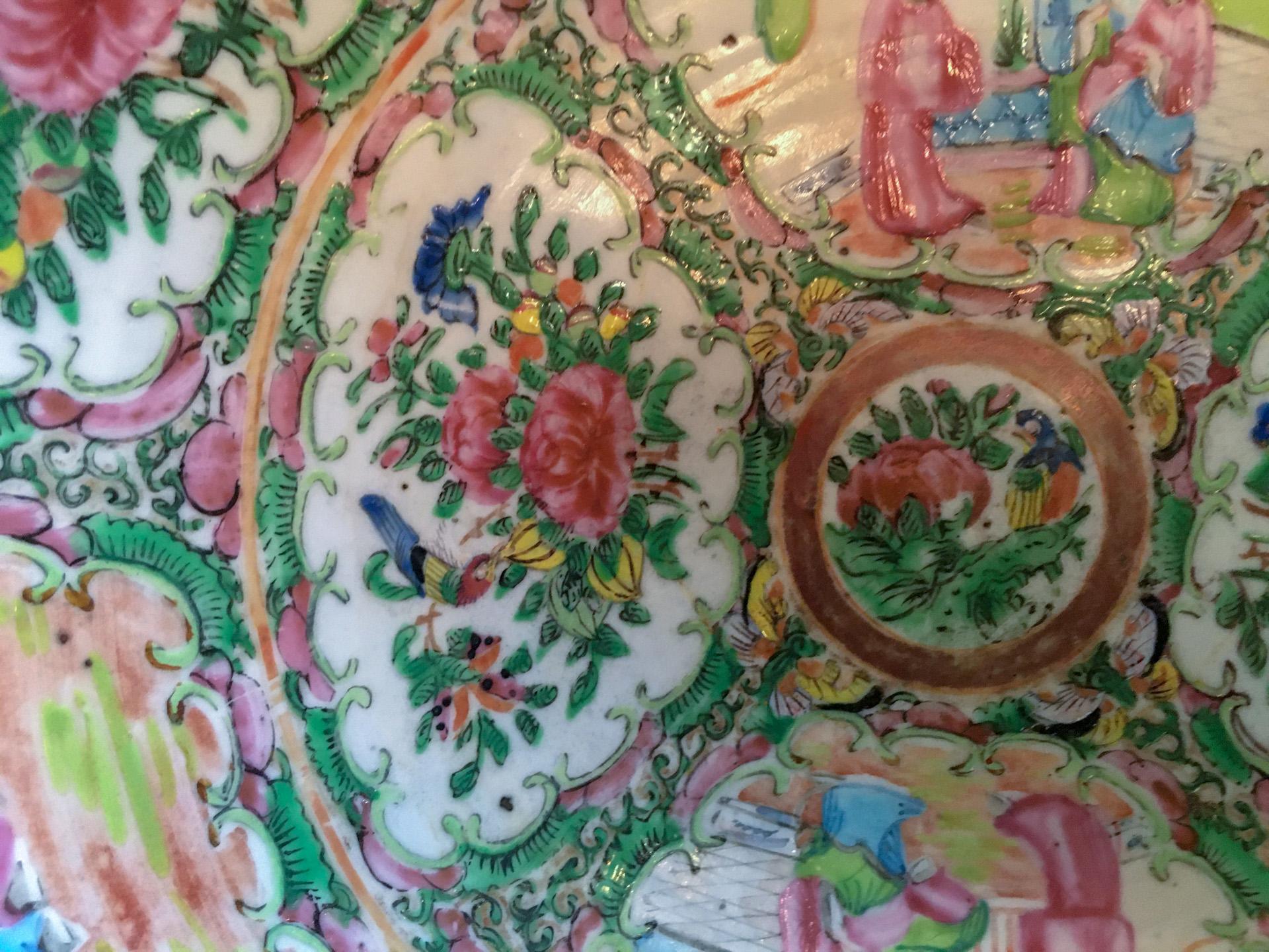 Céramique Bol à punch à médaillon rose d'exportation chinoise du 19e siècle Grand format en vente