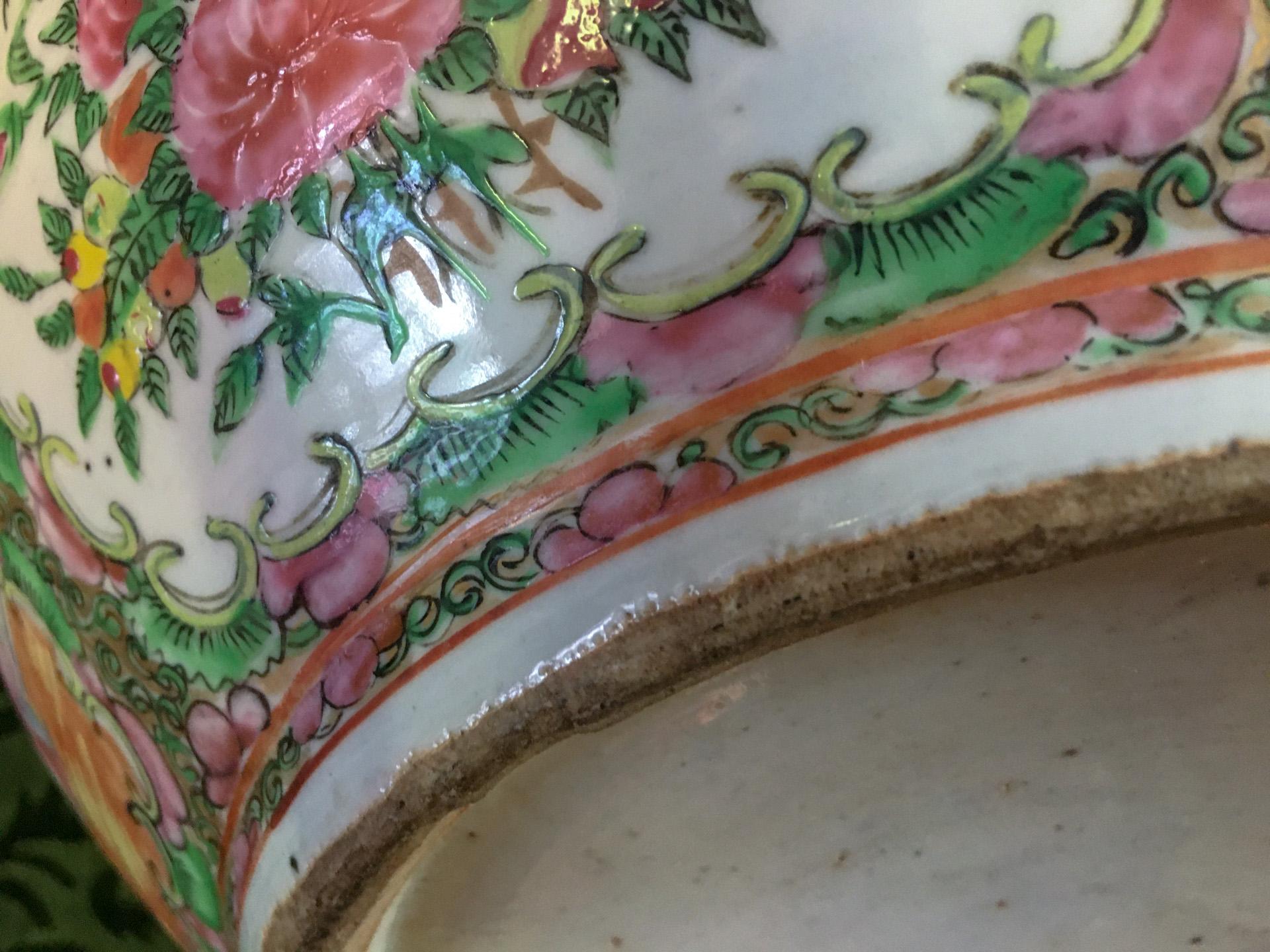 Bol à punch à médaillon rose d'exportation chinoise du 19e siècle Grand format en vente 1