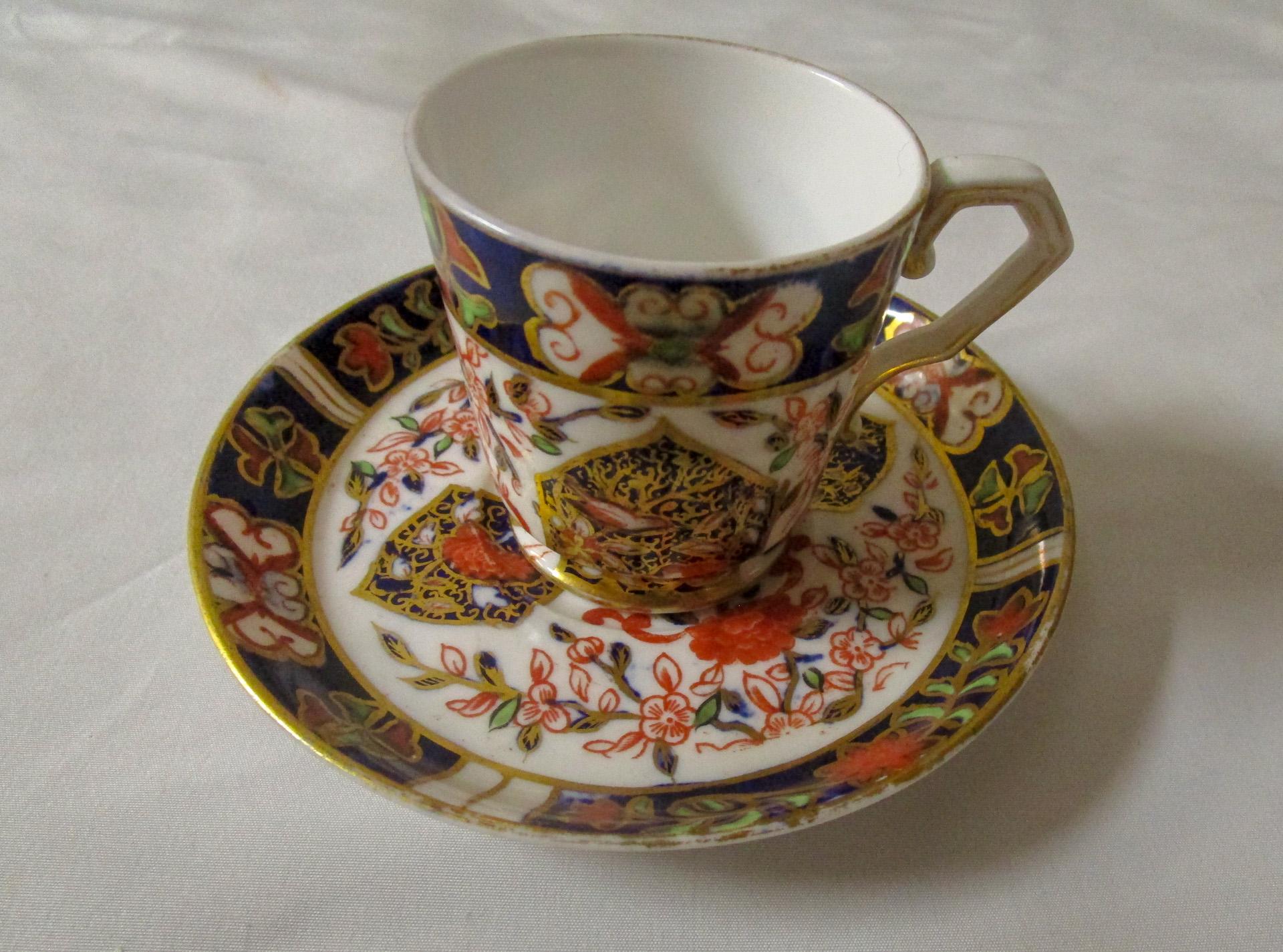 English 19thc Royal Crown Derby Demitasse Service for Eight Chinoiserie Imari Pattern  For Sale
