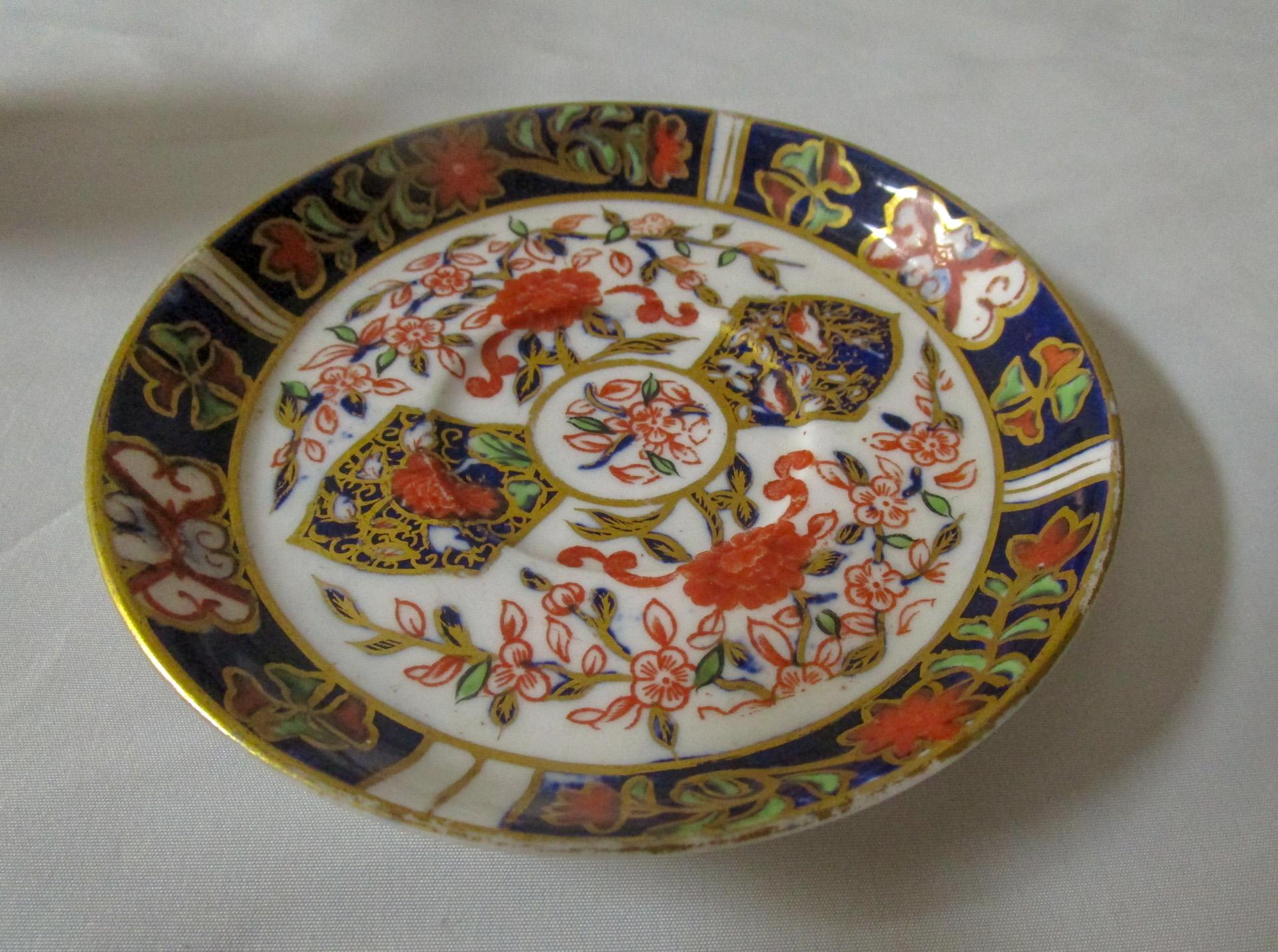Gilt 19thc Royal Crown Derby Demitasse Service for Eight Chinoiserie Imari Pattern  For Sale