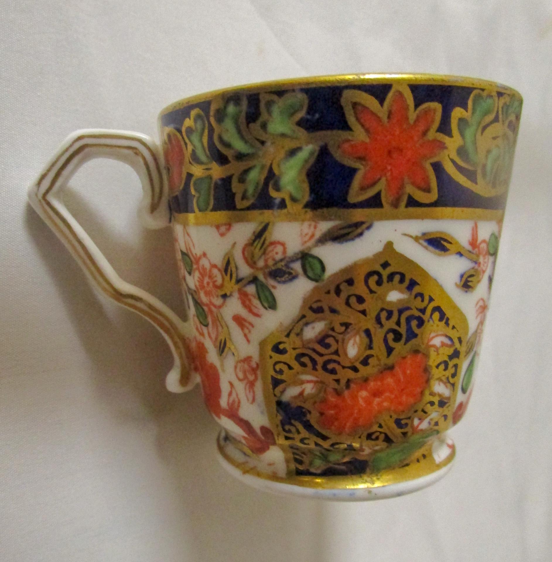 19. Jahrhundert Royal Crown Derby Demitasse Service für acht Chinoiserie-Imari-Muster  (Spätes 19. Jahrhundert) im Angebot