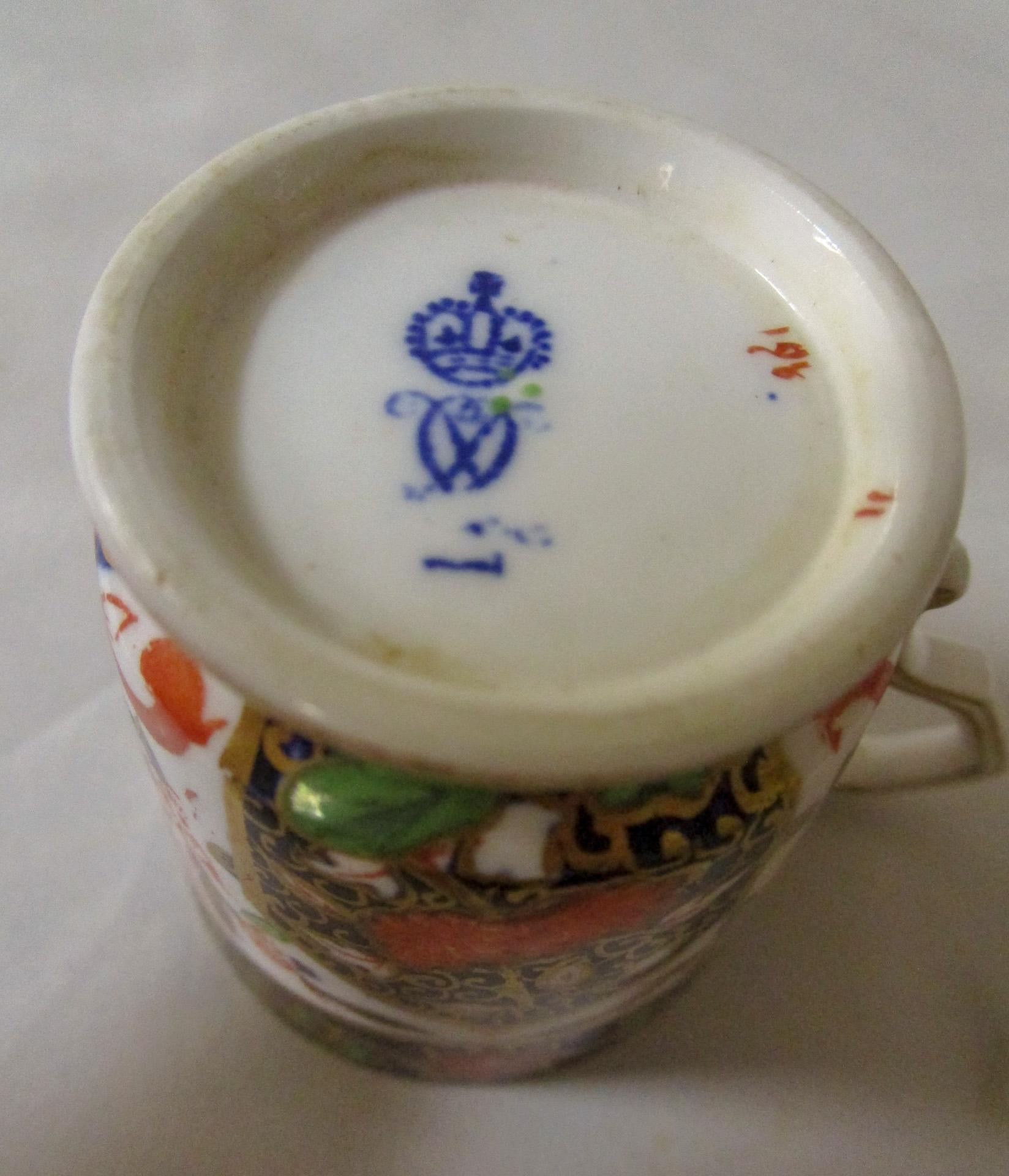 Service demi-tasse Royal Crown Derby du 19e siècle pour huit Chinoiseries à motif Imari  en vente 1