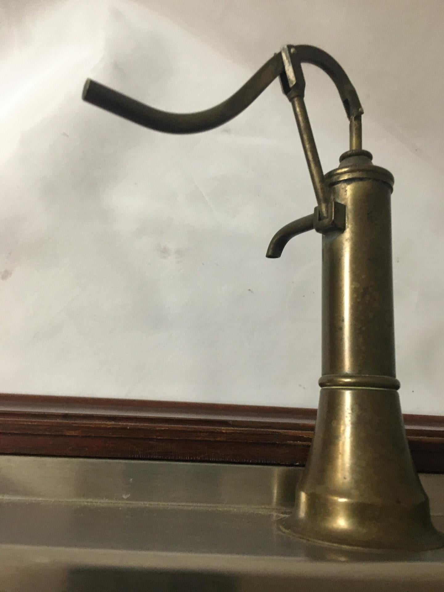 Échantillon de vendeur du 19e siècle Brunswick Balke Collender Co. Barre de carafe à liqueur avec rail 1