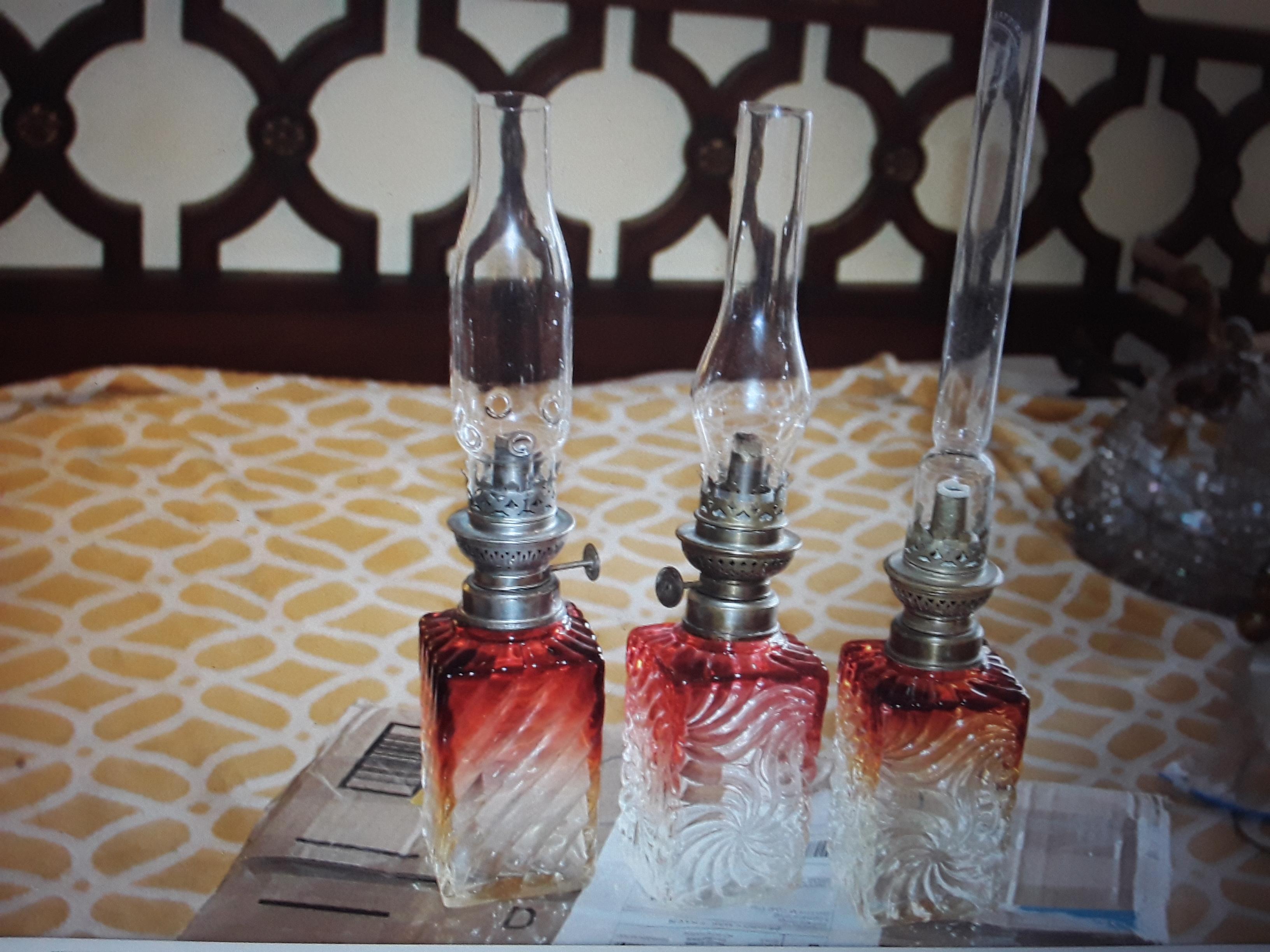 Ensemble de lampes à huile Baccarat en teinte rose, 19e siècle, belles et prêtes à être restaurées en vente 6