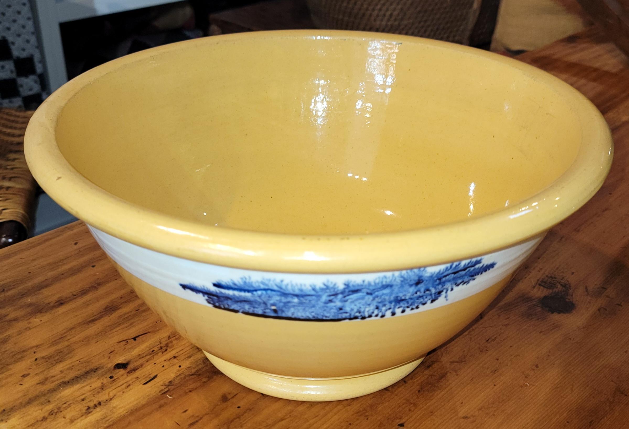 American 19thc Set of  Three Yellow Ware Bowls For Sale