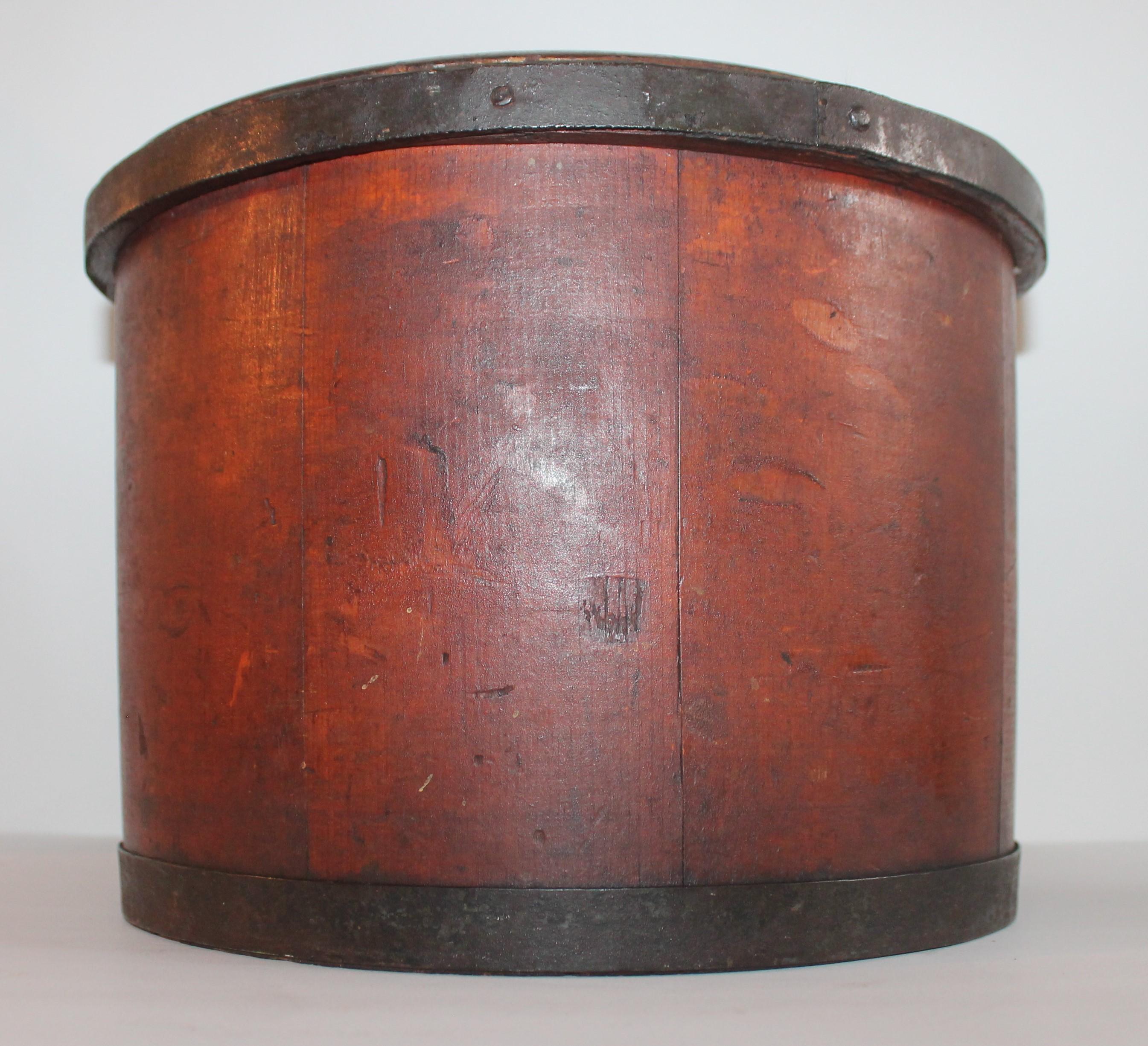 American 19th Century Shaker Style Container with Lid