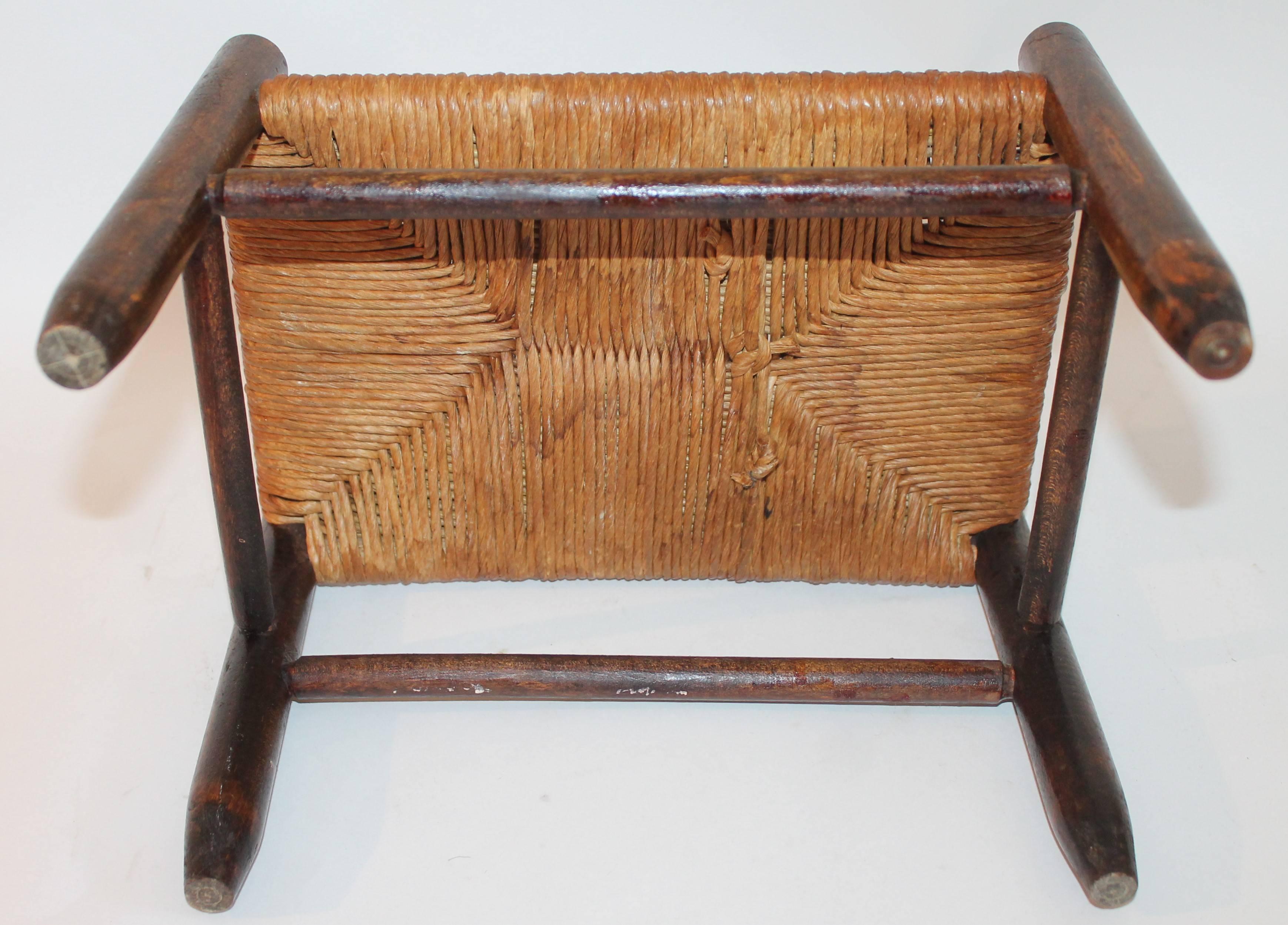 19th Century Shaker Style New England Foot Stool In Excellent Condition In Los Angeles, CA