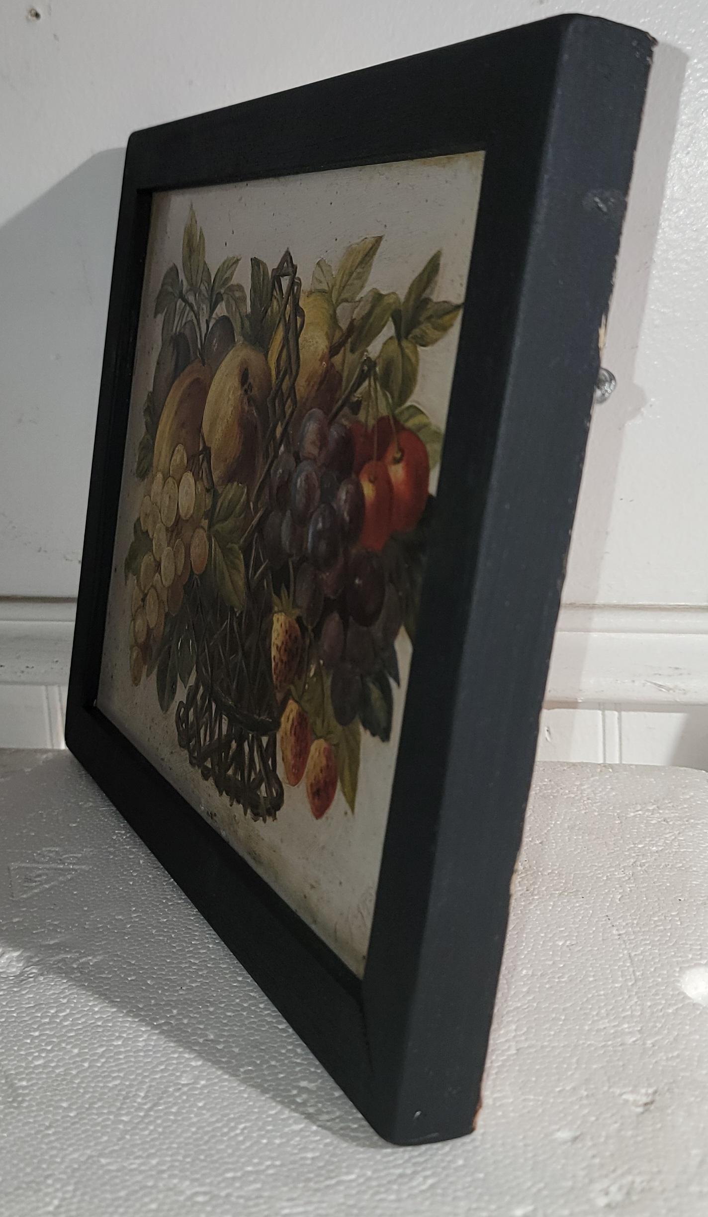 Dieses feine 19. Jahrhundert Volkskunst Stillleben Gemälde ist auf dem Brett gemalt und wurde neu gerahmt.die Detailarbeit ist erstaunlich.der Zustand ist tadellos.es ist vom Künstler in der unteren rechten Ecke unterzeichnet.
