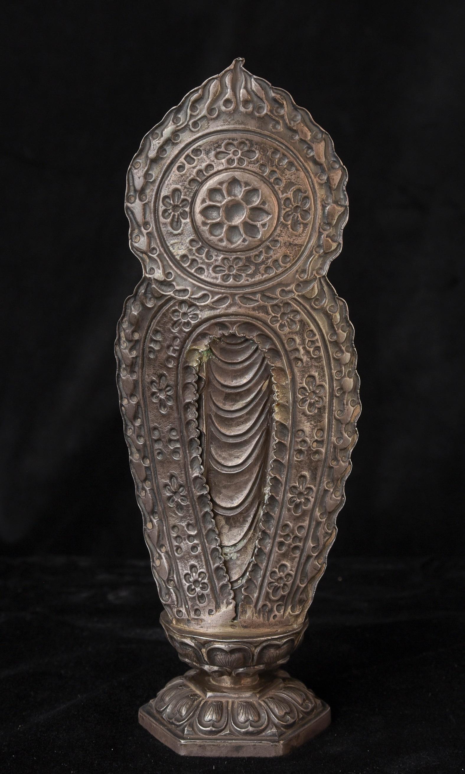 Coréen Bouddha coréen en argent du XIXe siècle. Très bon 10329 en vente