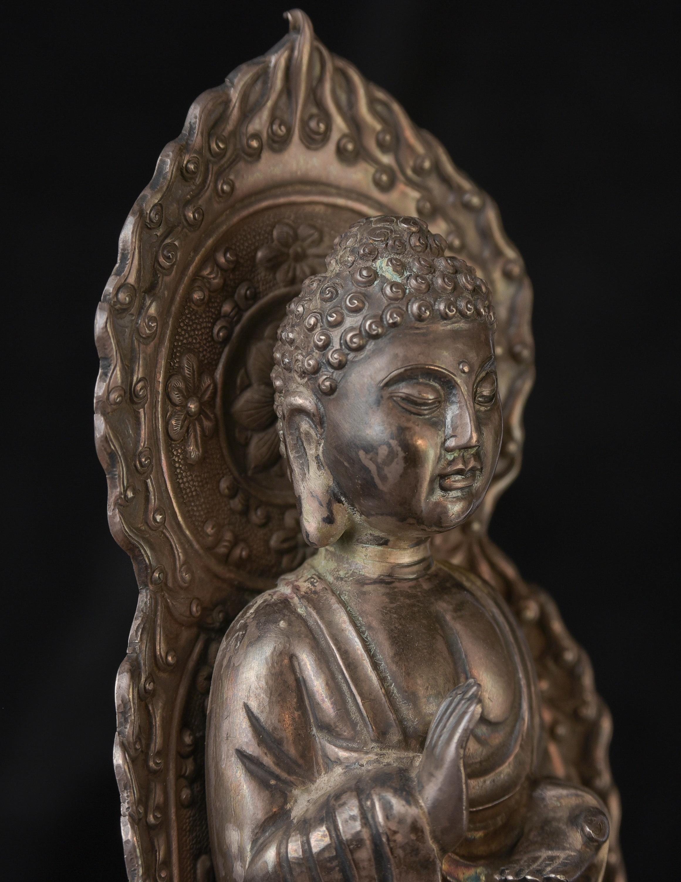 Argent Bouddha coréen en argent du XIXe siècle. Très bon 10329 en vente