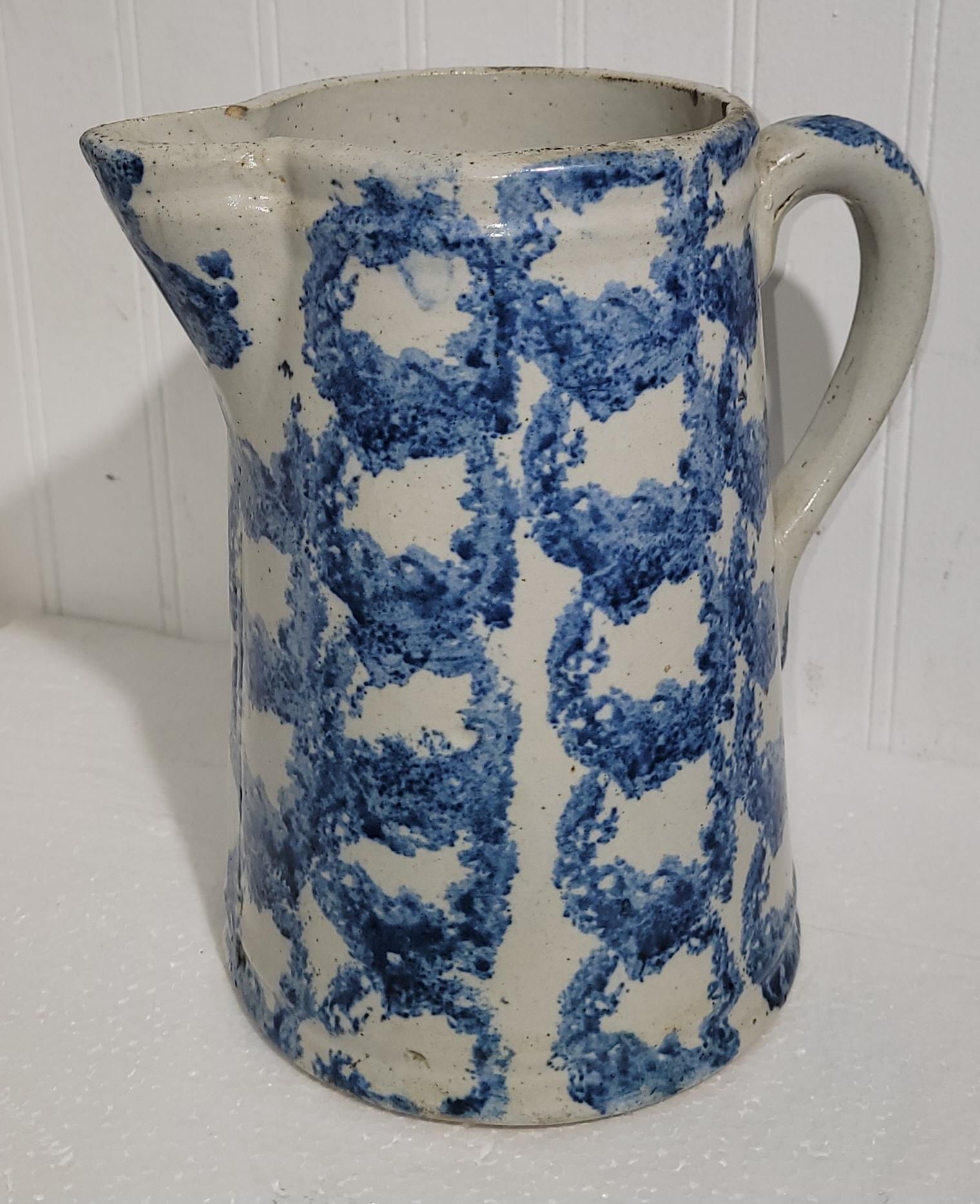 19Thc Smoke Ring Pattern  Sponge Ware Pitcher In Good Condition For Sale In Los Angeles, CA
