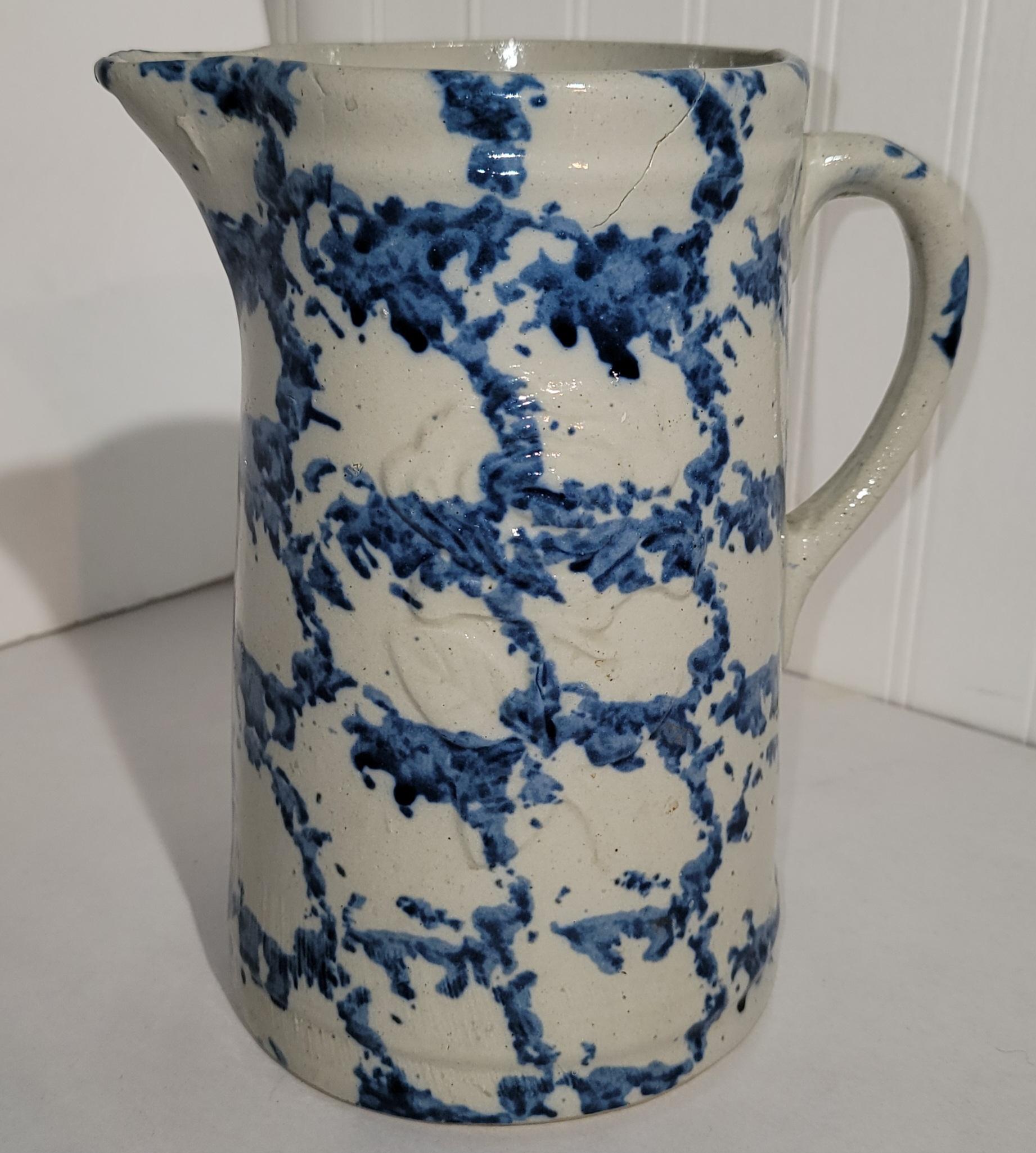 19Thc Smoke Ring Pattern  Sponge Ware Pitcher In Good Condition For Sale In Los Angeles, CA