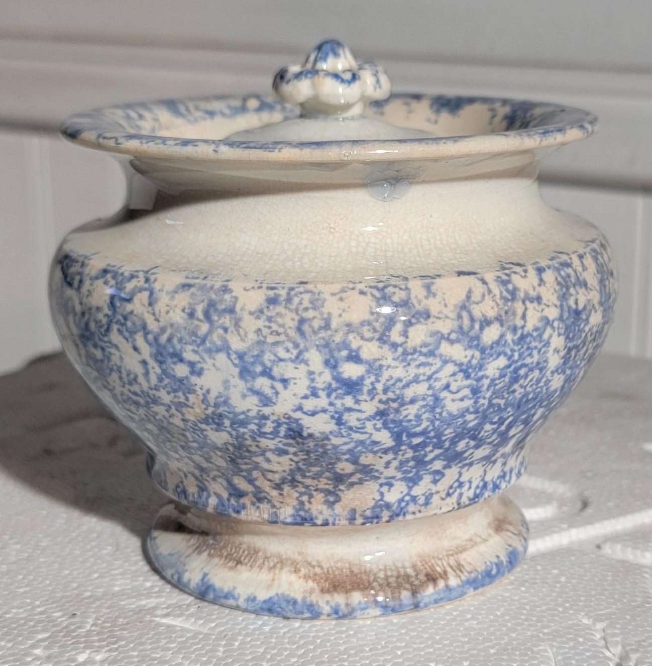 19thc Soft Paste Lidded Jar In Good Condition For Sale In Los Angeles, CA