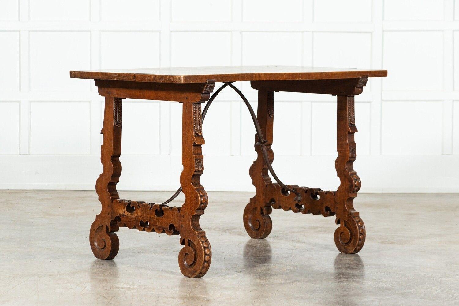 XIXe siècle Table à tréteaux espagnole du 19e siècle en bois fruitier incrusté en vente