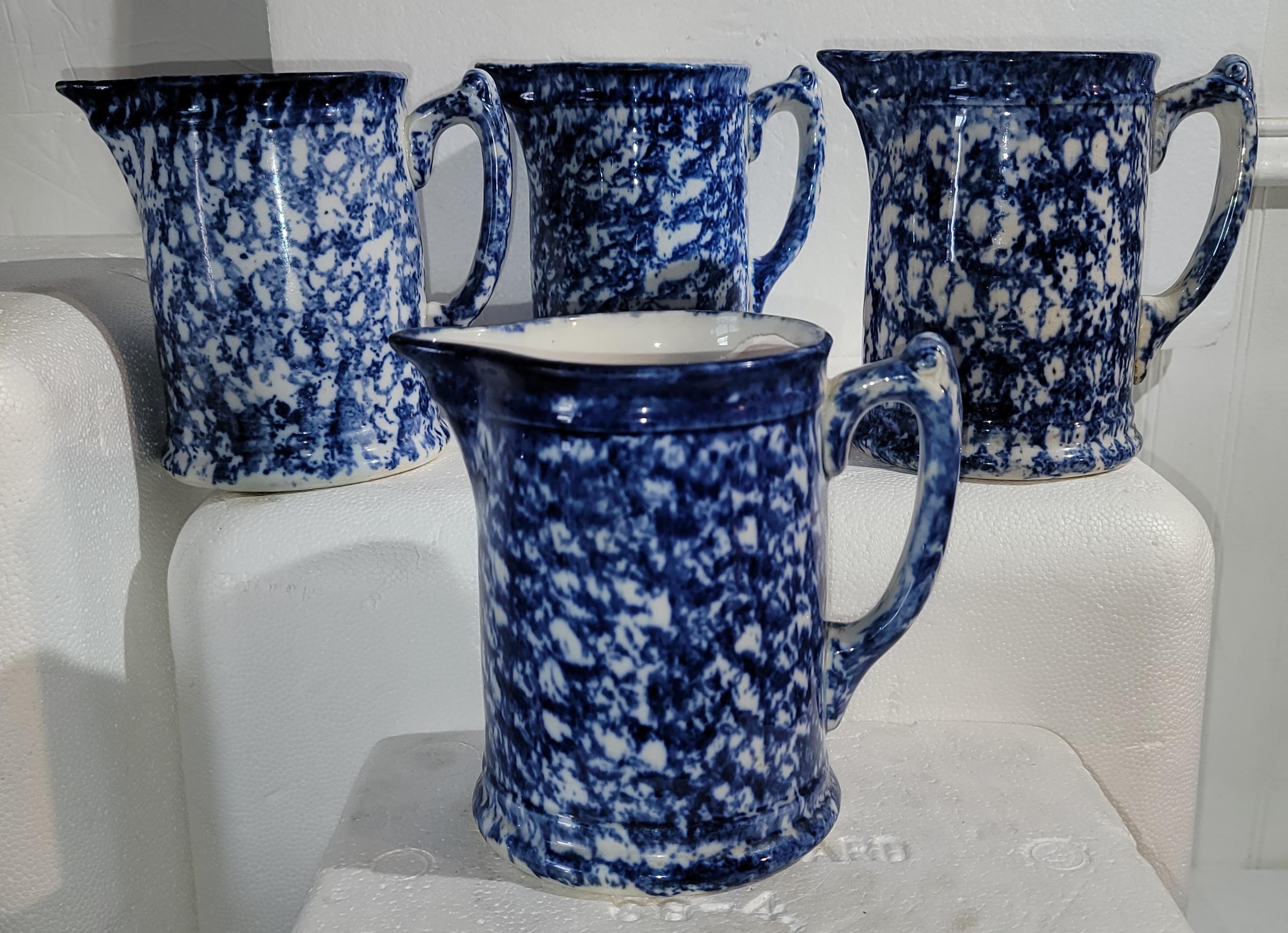 19thc Sponge Ware Blue & White Pitchers Collection, 4 In Good Condition For Sale In Los Angeles, CA