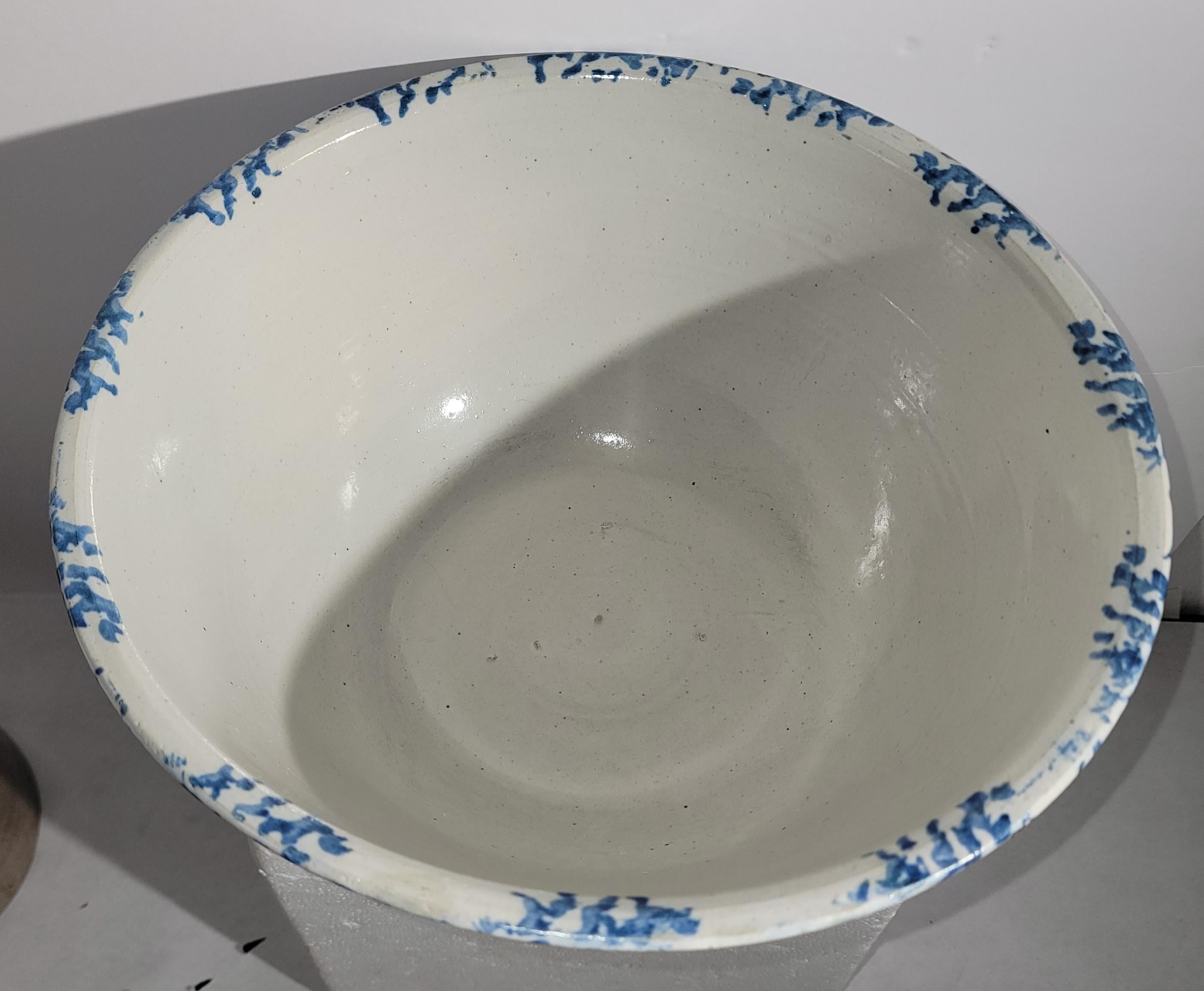 19thc Sponge ware Bowl  In Good Condition For Sale In Los Angeles, CA