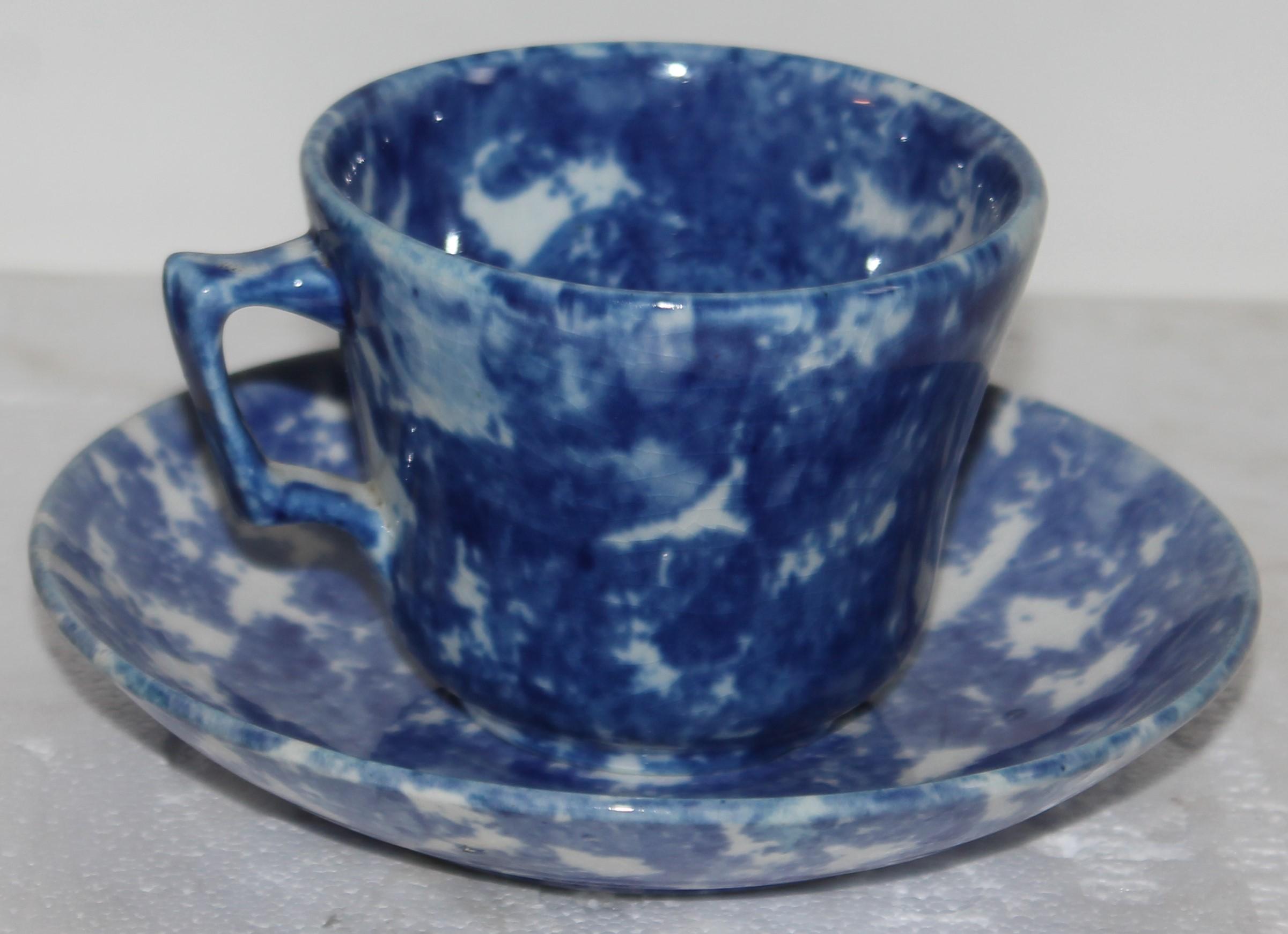 19thc Sponge Ware Cup and Saucers, Set of Four For Sale 3