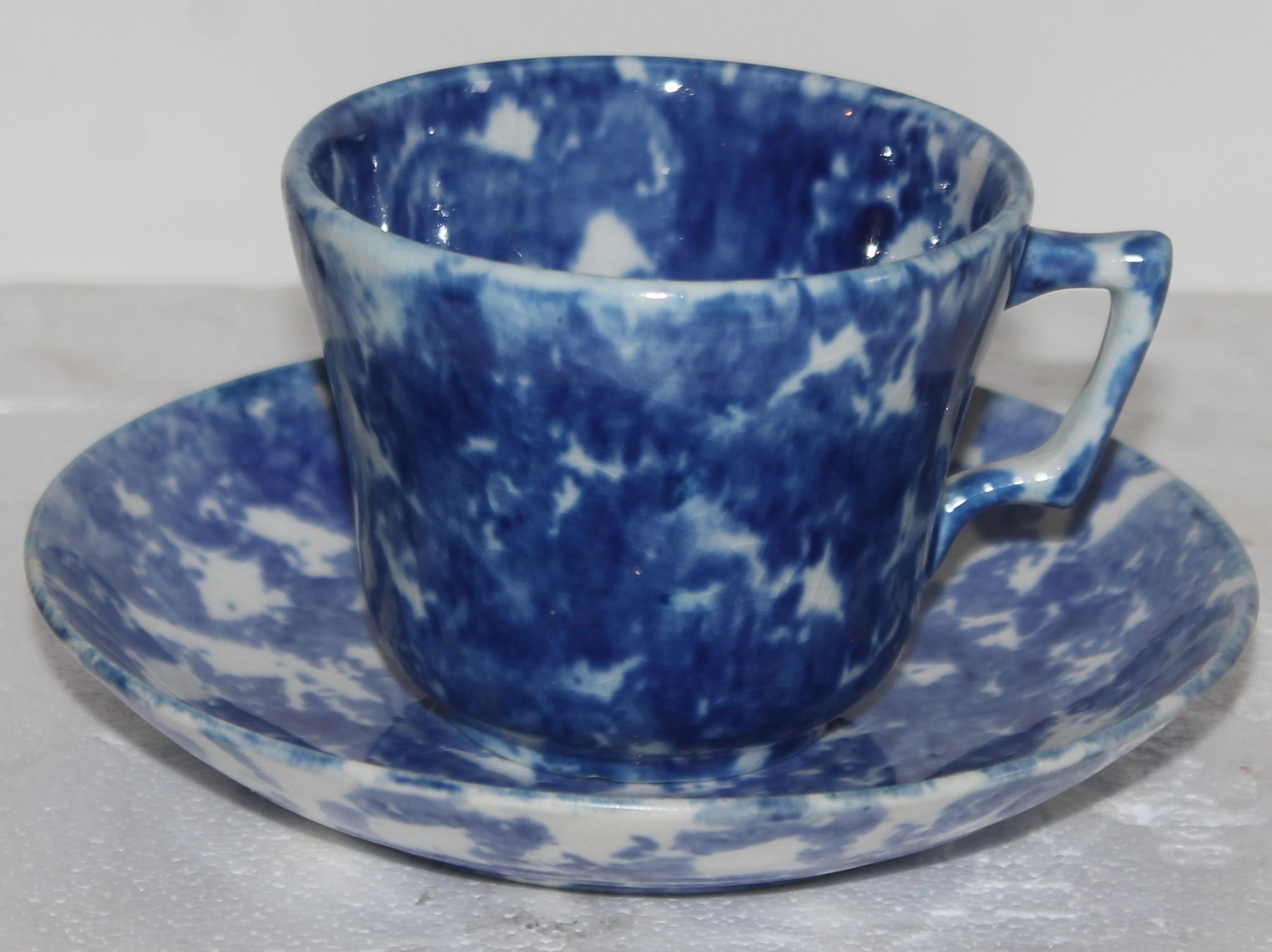 19thc Sponge Ware Cup and Saucers, Set of Four For Sale 5