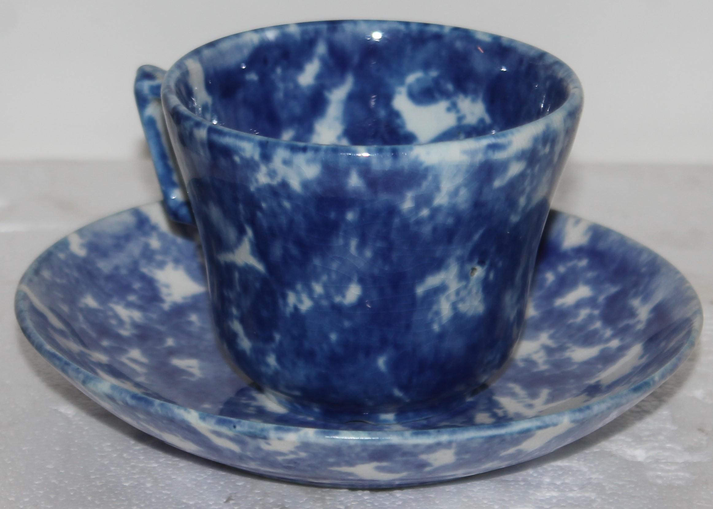 19thc Sponge Ware Cup and Saucers, Set of Four For Sale 2